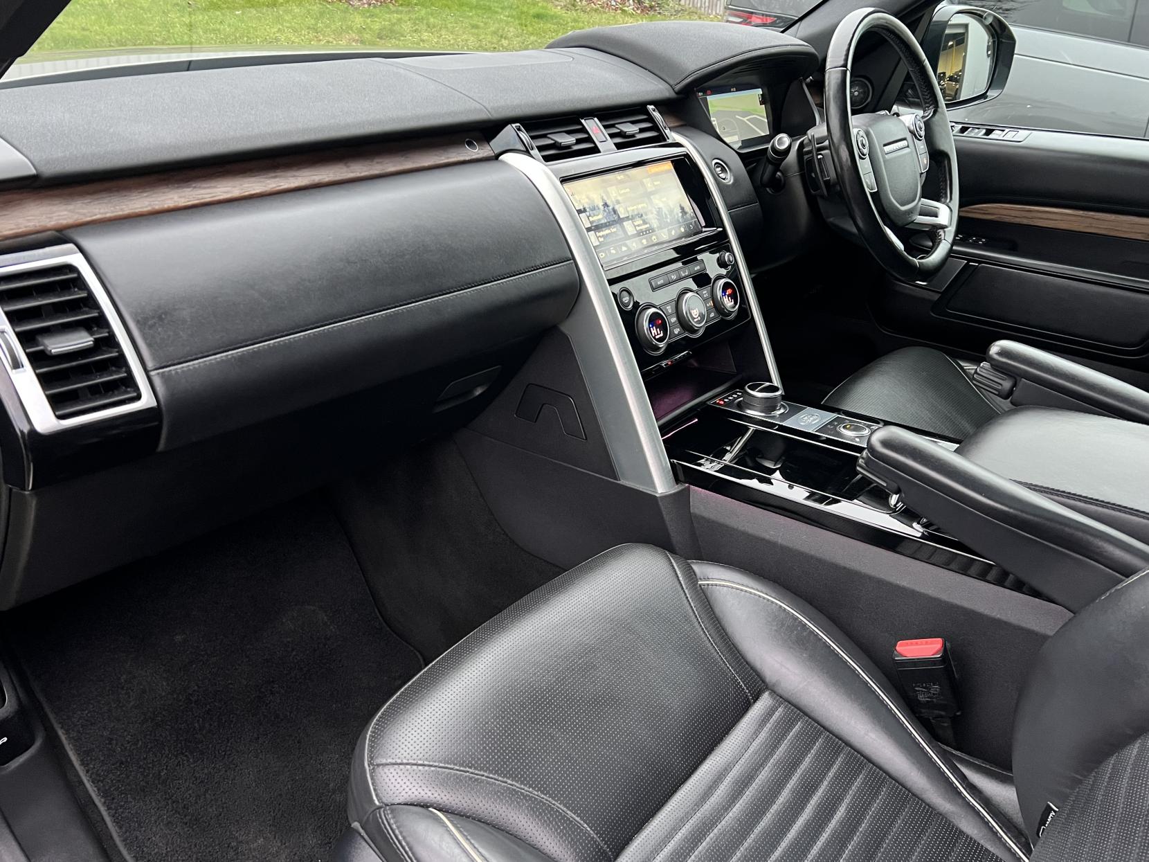 Land Rover Discovery 3.0 TD V6 HSE Luxury SUV 5dr Diesel Auto 4WD Euro 6 (s/s) (258 ps)