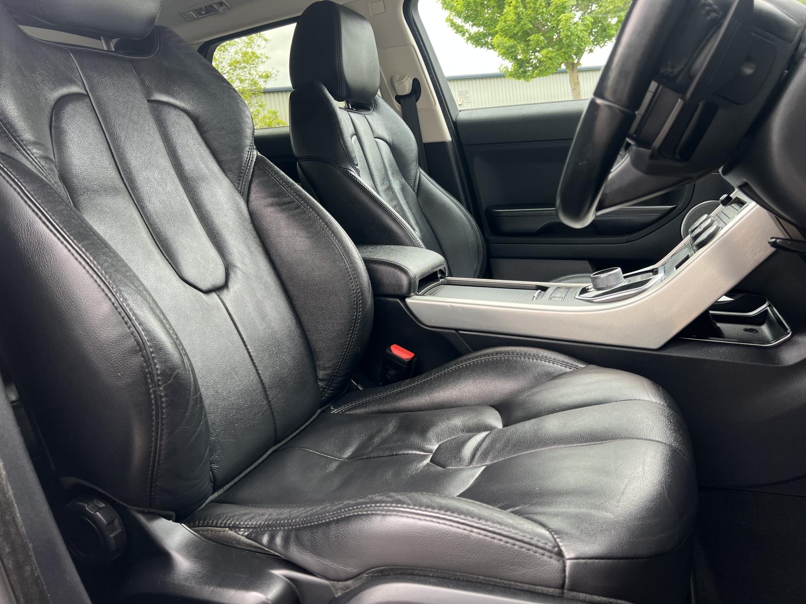 Land Rover Range Rover Evoque 2.2 SD4 Pure Tech SUV 5dr Diesel Auto 4WD Euro 5 (s/s) (190 ps)
