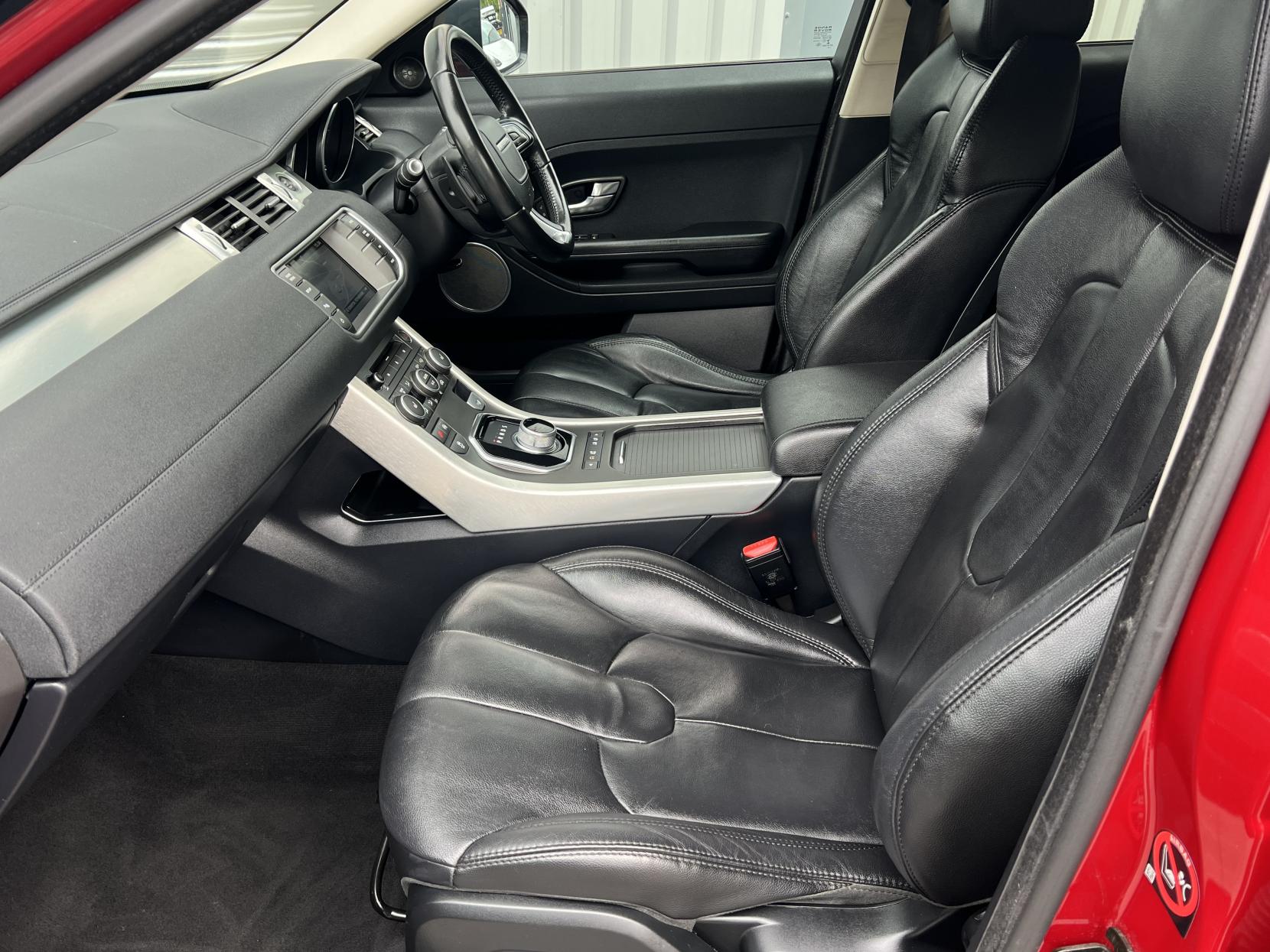 Land Rover Range Rover Evoque 2.2 SD4 Pure Tech SUV 5dr Diesel Auto 4WD Euro 5 (s/s) (190 ps)