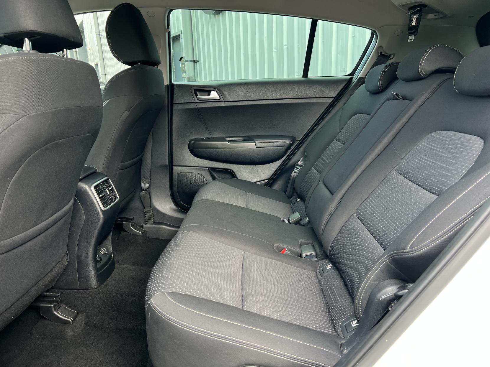 Kia Sportage 1.6 CRDi MHEV 2 SUV 5dr Diesel Hybrid DCT Euro 6 (s/s) (134 bhp)