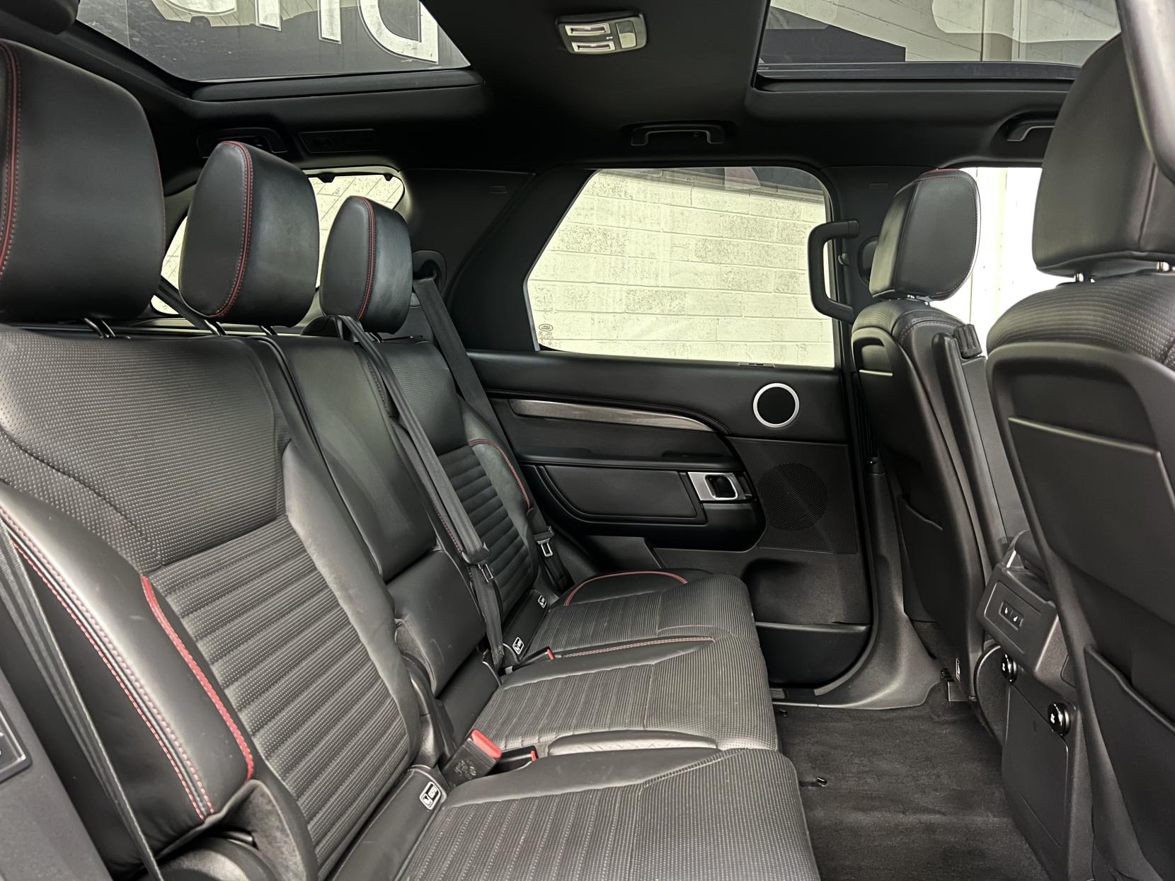Land Rover Discovery 3.0 SD V6 HSE SUV 5dr Diesel Auto 4WD Euro 6 (s/s) (306 ps)