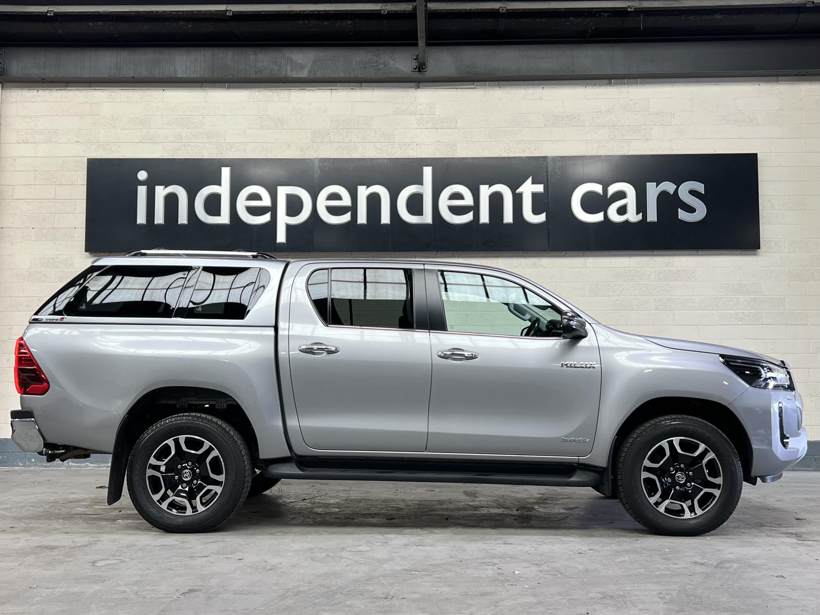 Toyota Hilux 2.8 D-4D Invincible Pickup Double Cab 4dr Diesel Auto 4WD Euro 6 (s/s) (204 ps)