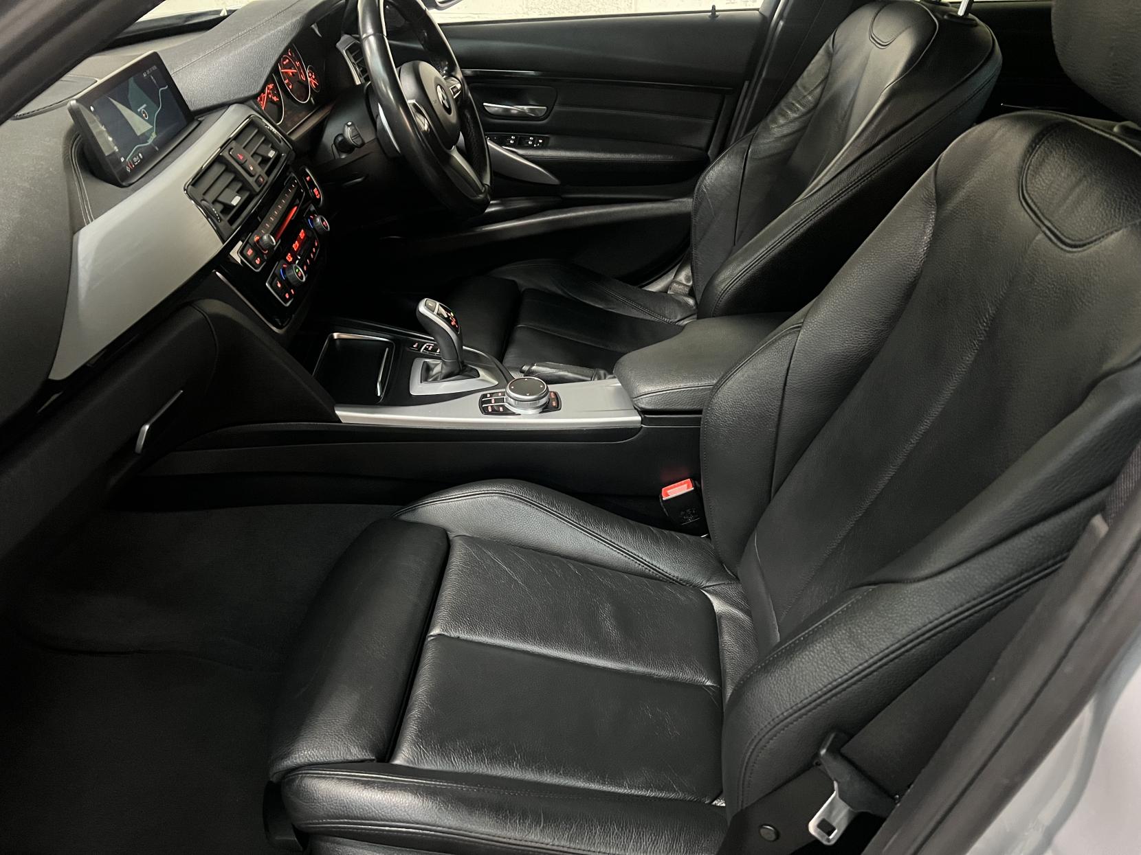 BMW 3 Series 2.0 320d M Sport Shadow Edition Touring 5dr Diesel Auto xDrive Euro 6 (s/s) (190 ps)