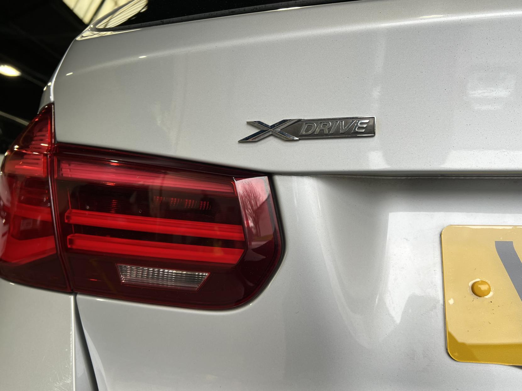 BMW 3 Series 2.0 320d M Sport Shadow Edition Touring 5dr Diesel Auto xDrive Euro 6 (s/s) (190 ps)