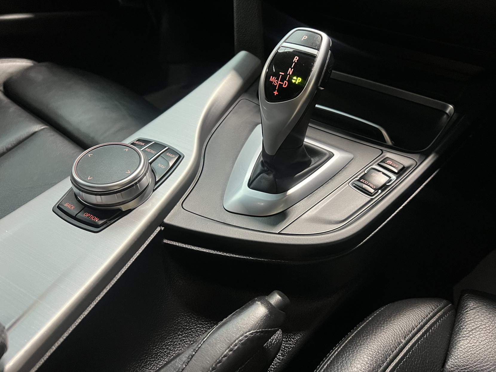 BMW 3 Series 2.0 320d M Sport Shadow Edition Touring 5dr Diesel Auto xDrive Euro 6 (s/s) (190 ps)