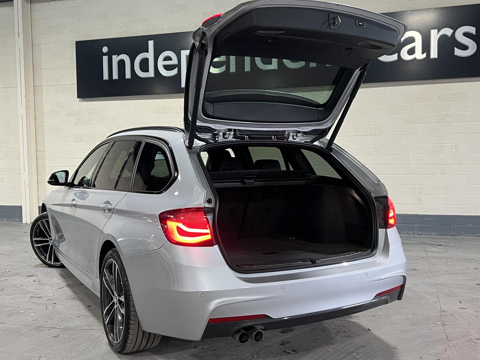 BMW 3 Series 2.0 320d M Sport Shadow Edition Touring 5dr Diesel Auto xDrive Euro 6 (s/s) (190 ps)