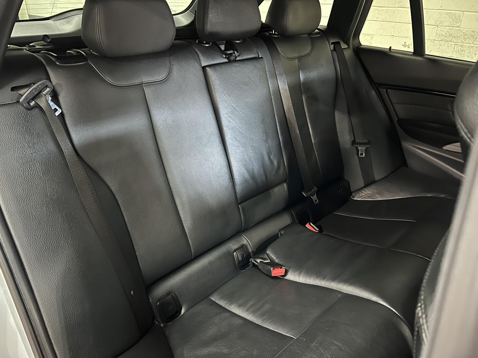 BMW 3 Series 2.0 320d M Sport Shadow Edition Touring 5dr Diesel Auto xDrive Euro 6 (s/s) (190 ps)