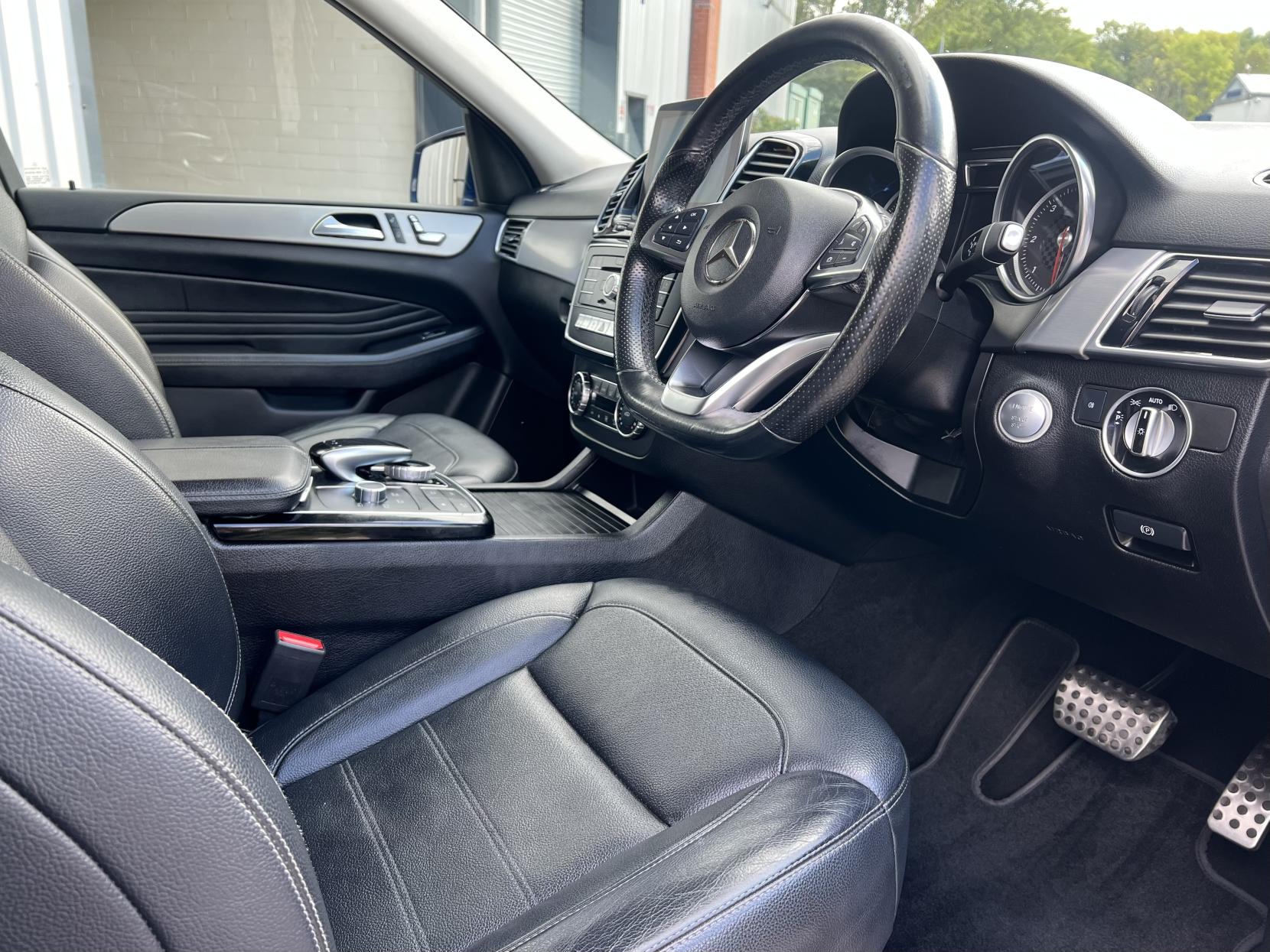 Mercedes-Benz GLE 3.0 GLE350d V6 AMG Line SUV 5dr Diesel G-Tronic 4MATIC Euro 6 (s/s) (258 ps)