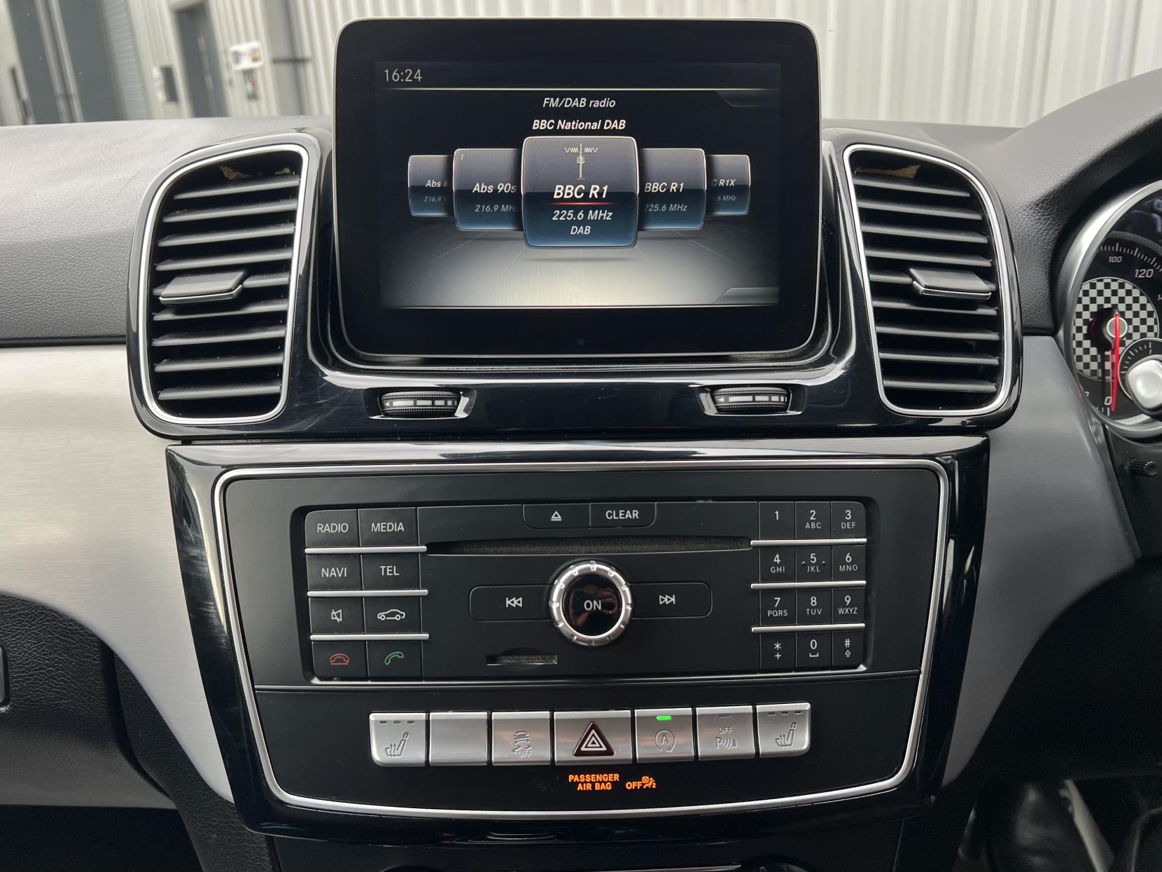 Mercedes-Benz GLE 3.0 GLE350d V6 AMG Line SUV 5dr Diesel G-Tronic 4MATIC Euro 6 (s/s) (258 ps)