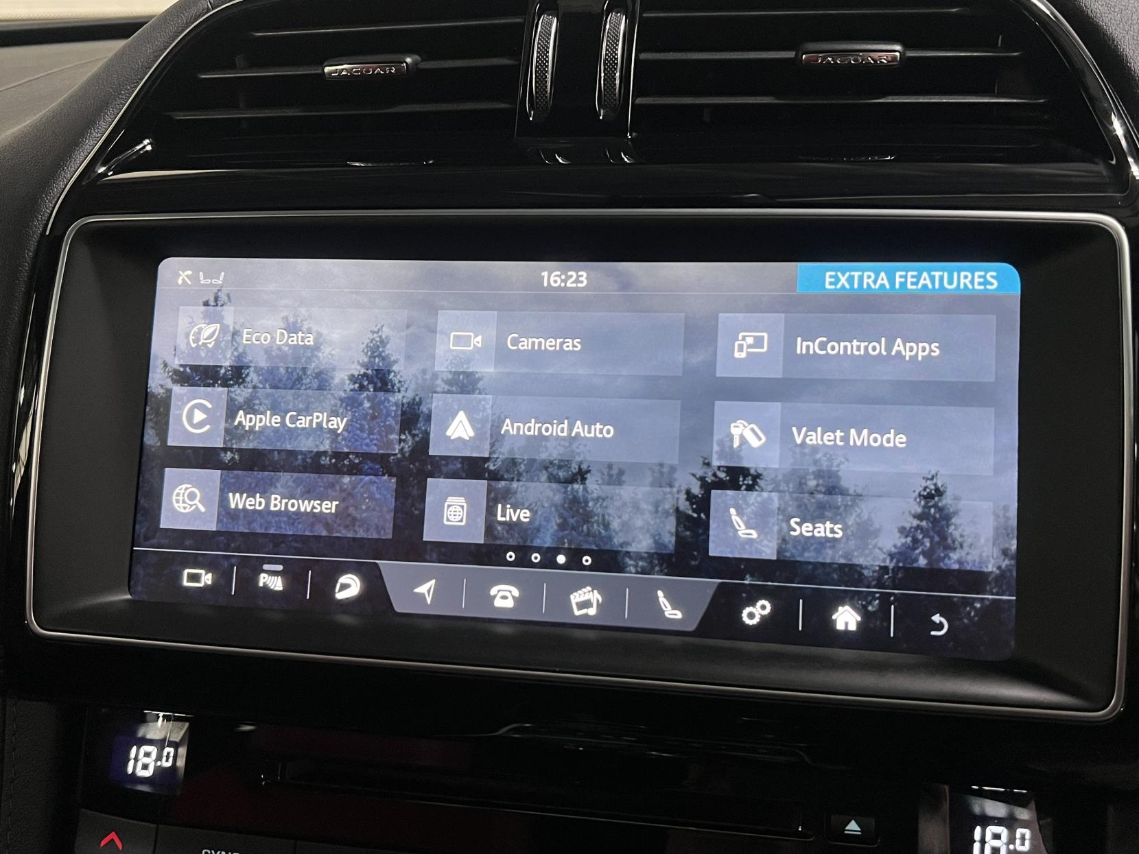 Jaguar F-PACE 3.0 D300 V6 S SUV 5dr Diesel Auto AWD Euro 6 (s/s) (300 ps)
