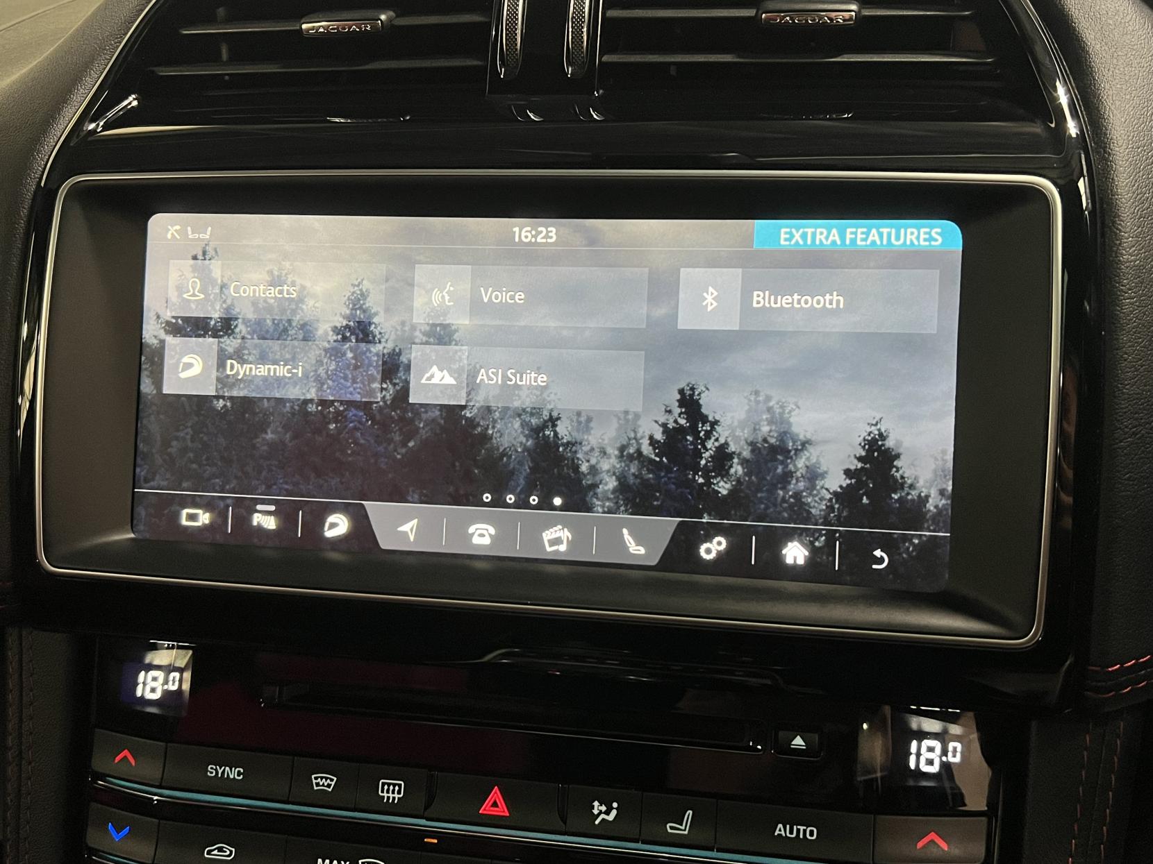 Jaguar F-PACE 3.0 D300 V6 S SUV 5dr Diesel Auto AWD Euro 6 (s/s) (300 ps)