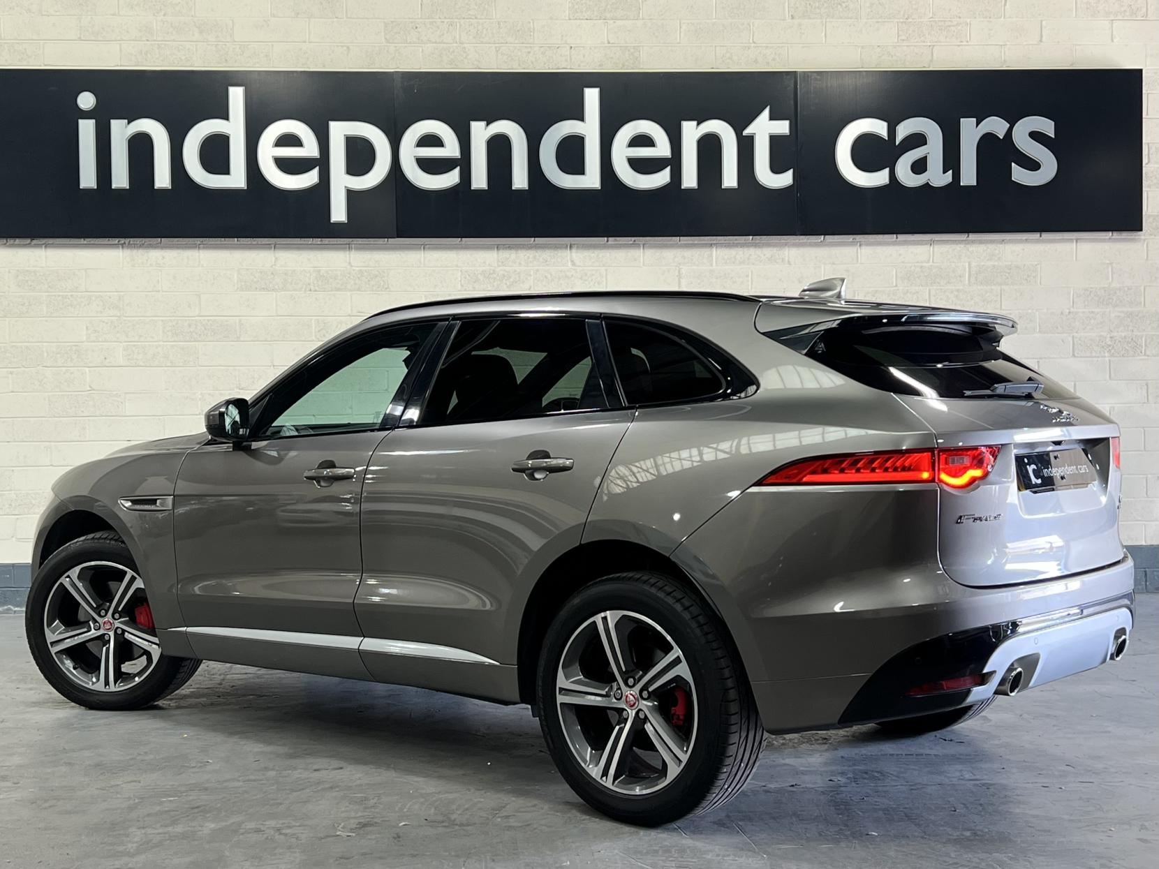 Jaguar F-PACE 3.0 D300 V6 S SUV 5dr Diesel Auto AWD Euro 6 (s/s) (300 ps)