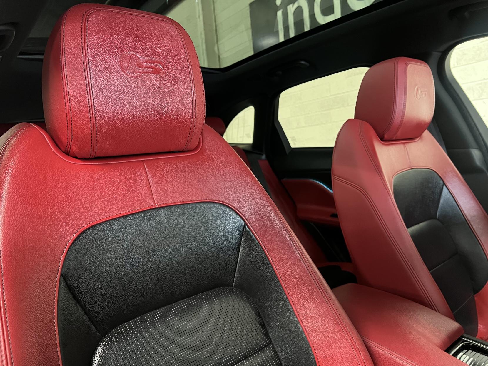 Jaguar F-PACE 3.0 D300 V6 S SUV 5dr Diesel Auto AWD Euro 6 (s/s) (300 ps)