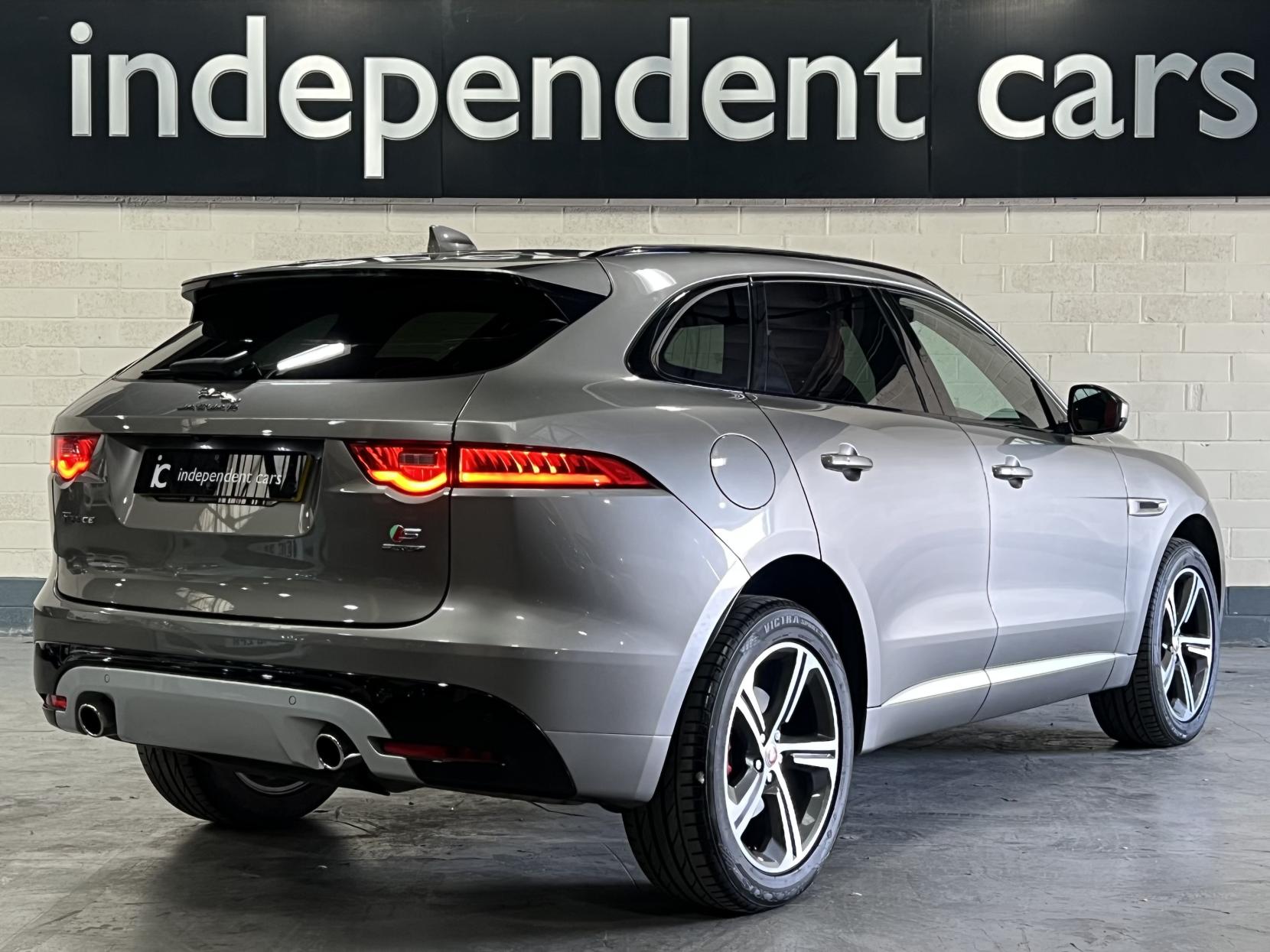 Jaguar F-PACE 3.0 D300 V6 S SUV 5dr Diesel Auto AWD Euro 6 (s/s) (300 ps)