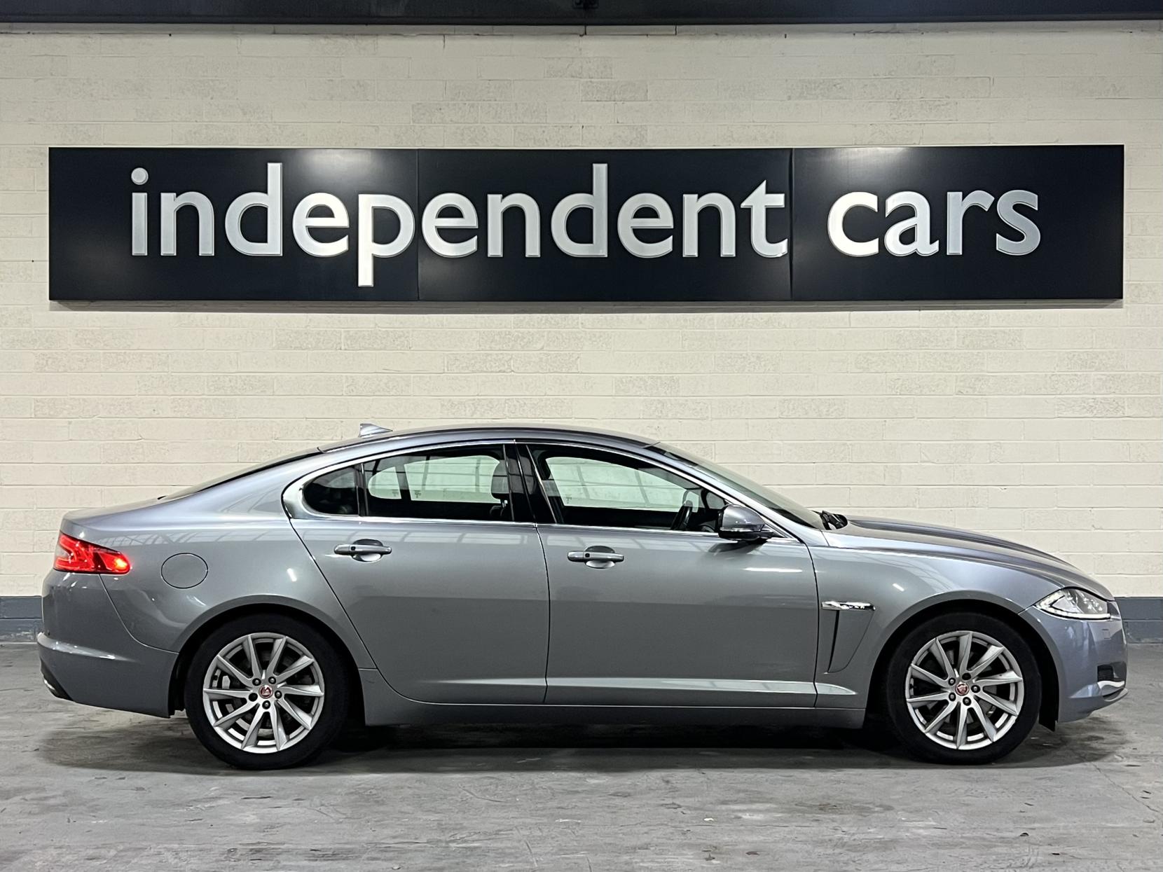 Jaguar XF 2.2d Premium Luxury Saloon 4dr Diesel Auto Euro 5 (s/s) (200 ps)
