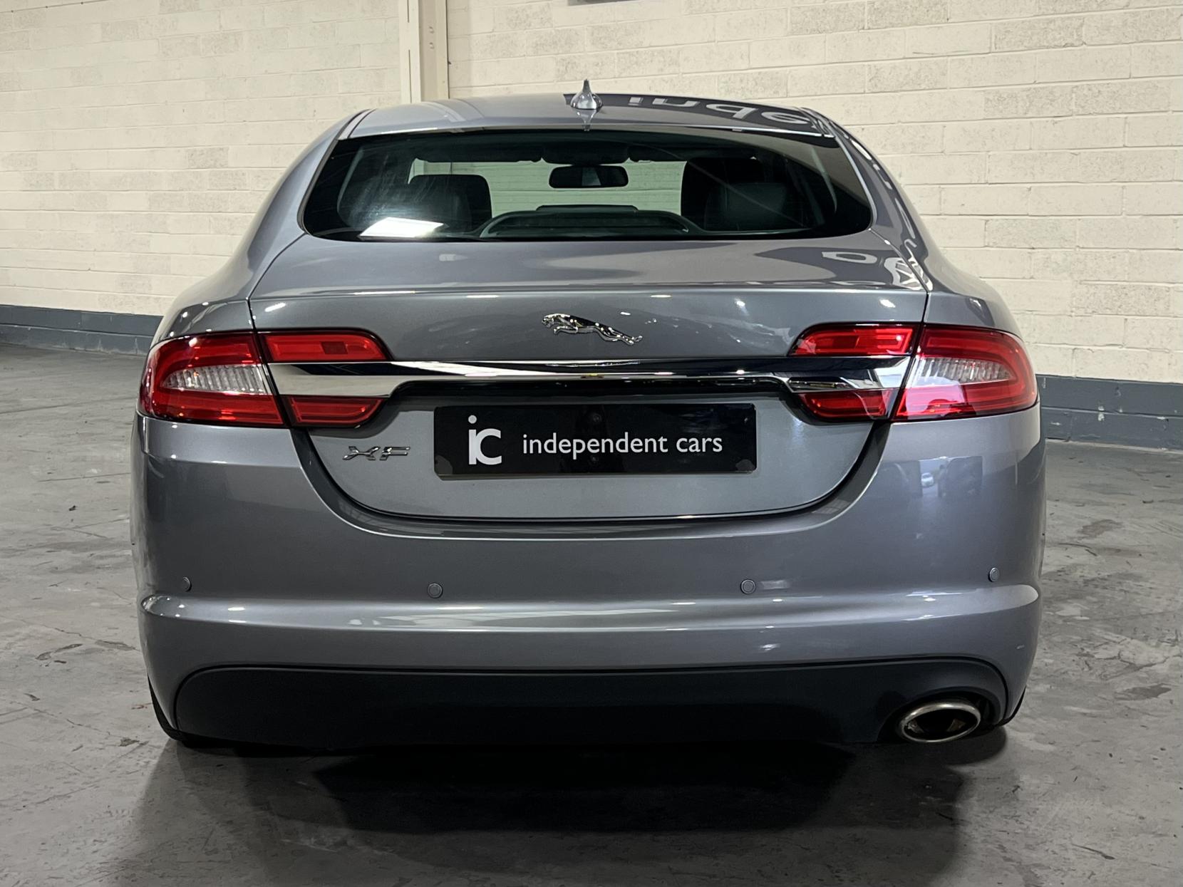 Jaguar XF 2.2d Premium Luxury Saloon 4dr Diesel Auto Euro 5 (s/s) (200 ps)