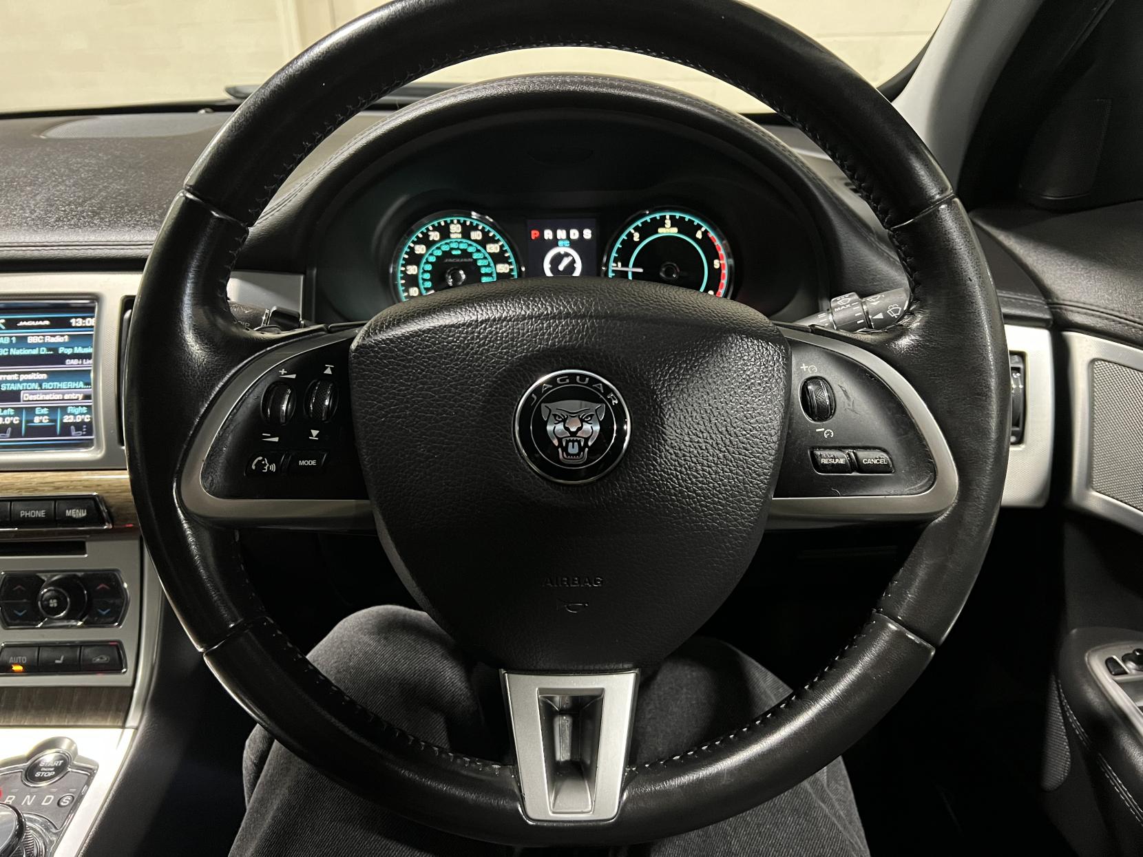 Jaguar XF 2.2d Premium Luxury Saloon 4dr Diesel Auto Euro 5 (s/s) (200 ps)