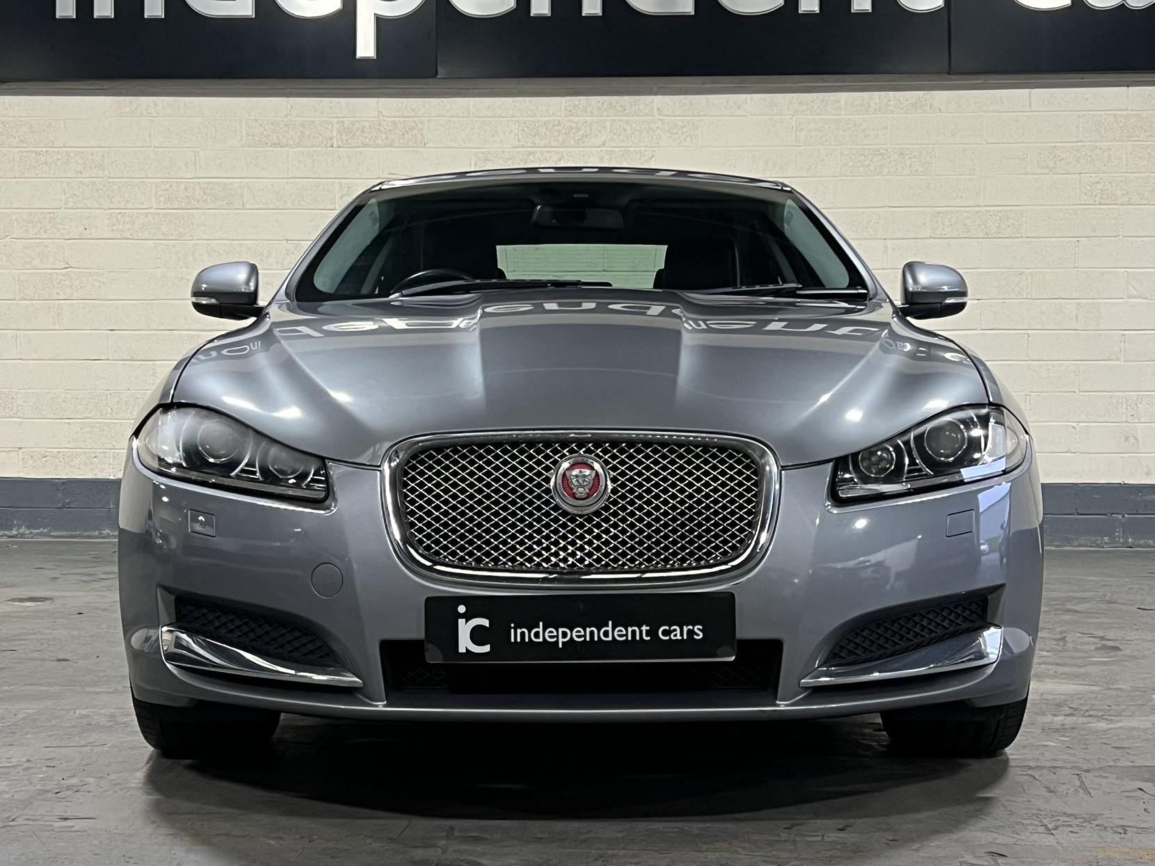 Jaguar XF 2.2d Premium Luxury Saloon 4dr Diesel Auto Euro 5 (s/s) (200 ps)