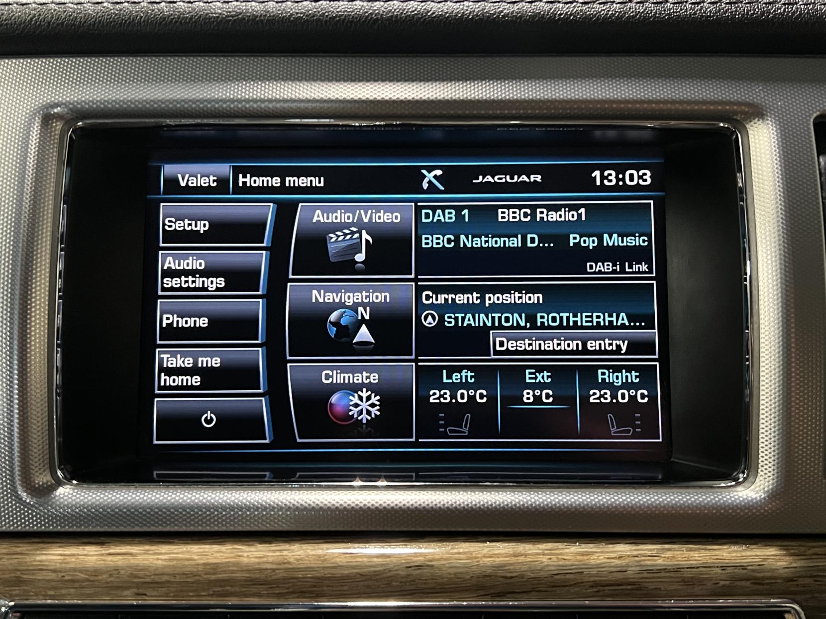 Jaguar XF 2.2d Premium Luxury Saloon 4dr Diesel Auto Euro 5 (s/s) (200 ps)