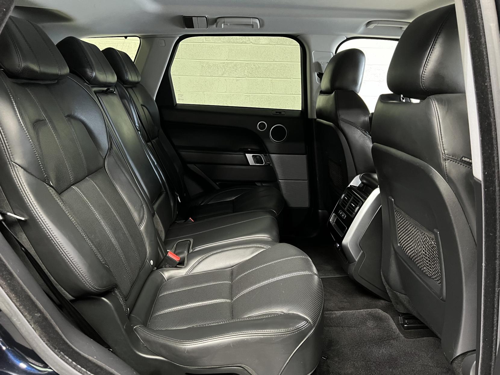 Land Rover Range Rover Sport 3.0 SD V6 HSE SUV 5dr Diesel Auto 4WD Euro 6 (s/s) (306 ps)