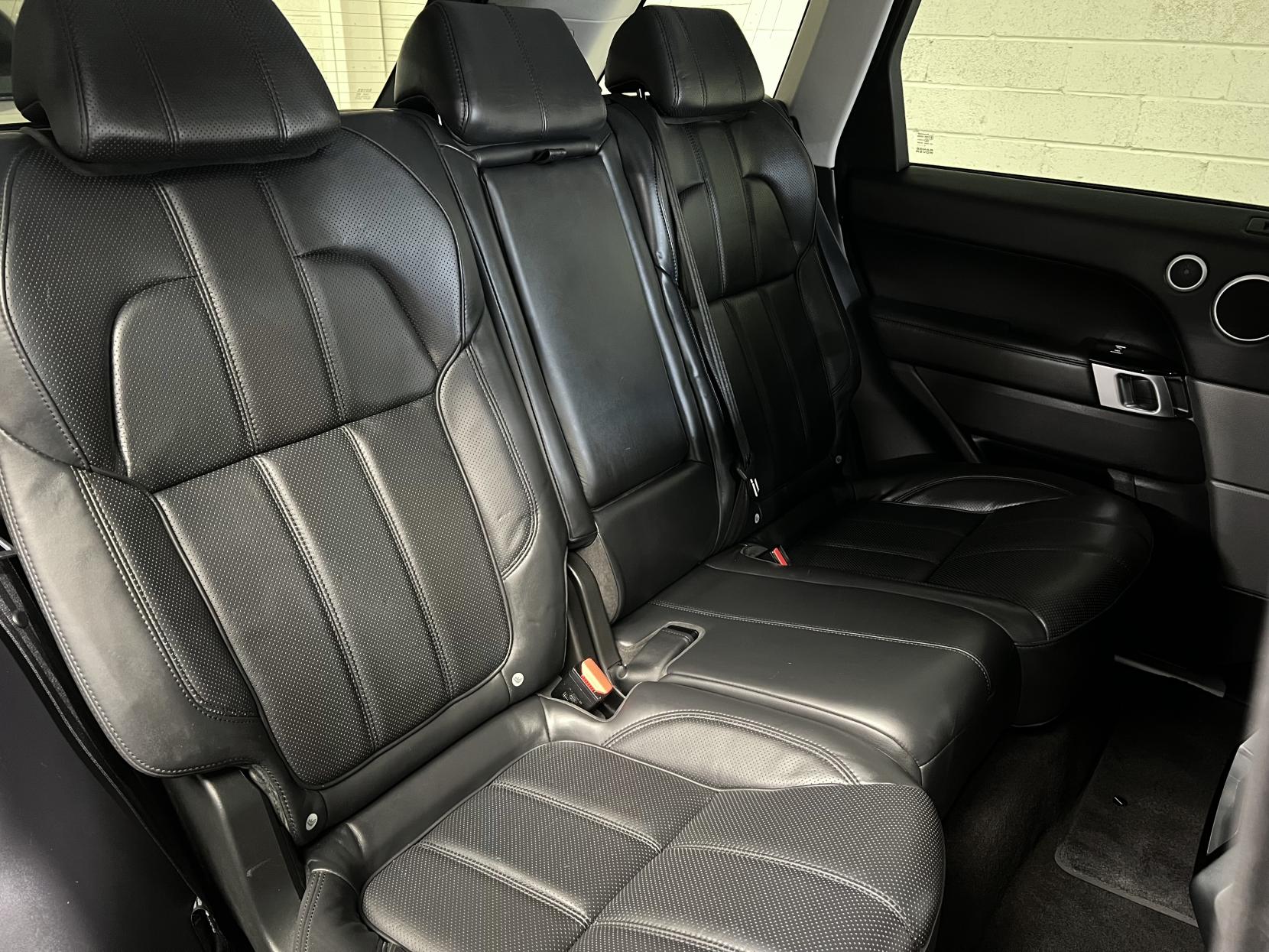 Land Rover Range Rover Sport 3.0 SD V6 HSE SUV 5dr Diesel Auto 4WD Euro 6 (s/s) (306 ps)