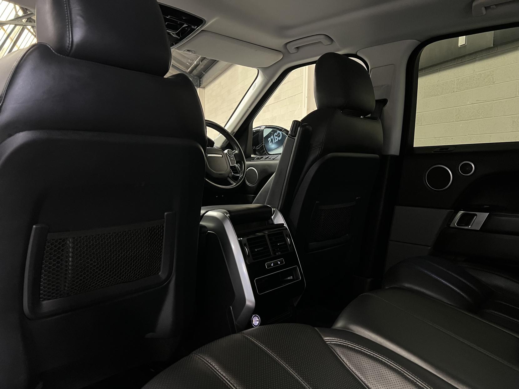 Land Rover Range Rover Sport 3.0 SD V6 HSE SUV 5dr Diesel Auto 4WD Euro 6 (s/s) (306 ps)