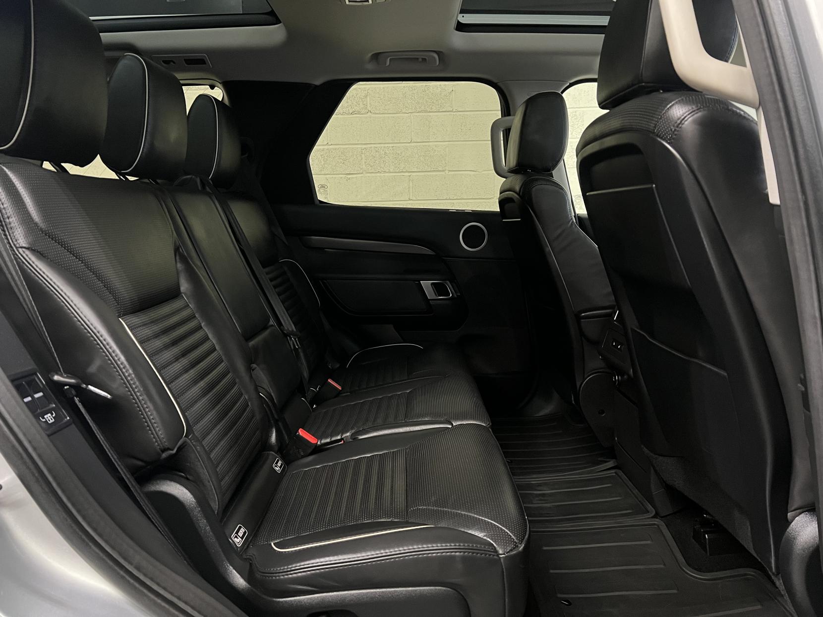 Land Rover Discovery 3.0 TD V6 HSE SUV 5dr Diesel Auto 4WD Euro 6 (s/s) (258 ps)