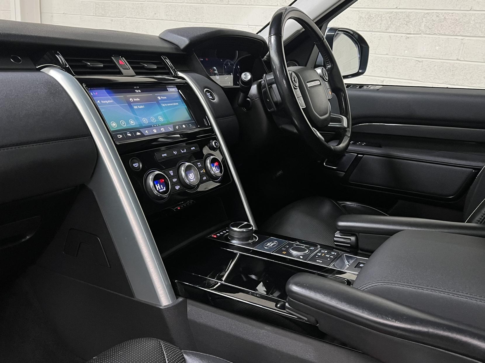 Land Rover Discovery 3.0 TD V6 HSE SUV 5dr Diesel Auto 4WD Euro 6 (s/s) (258 ps)