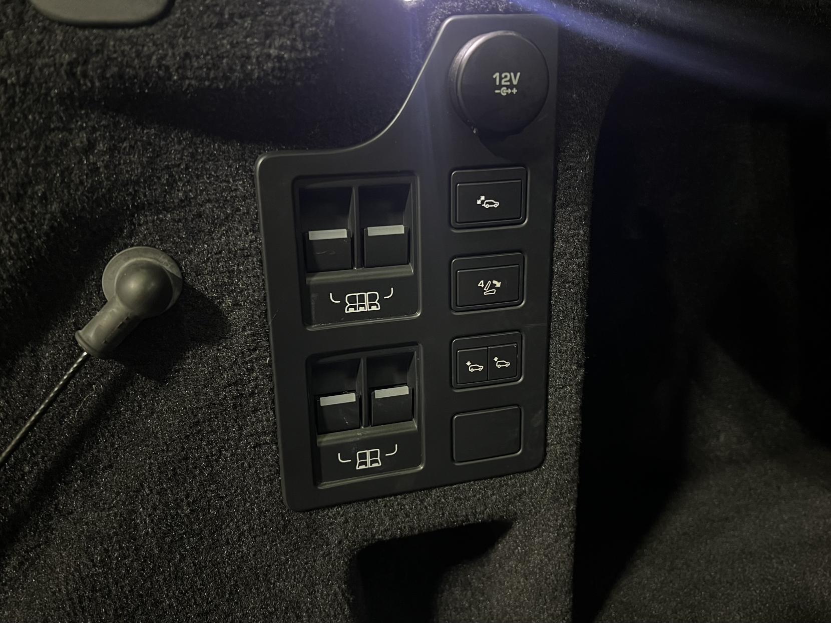 Land Rover Discovery 3.0 TD V6 HSE SUV 5dr Diesel Auto 4WD Euro 6 (s/s) (258 ps)