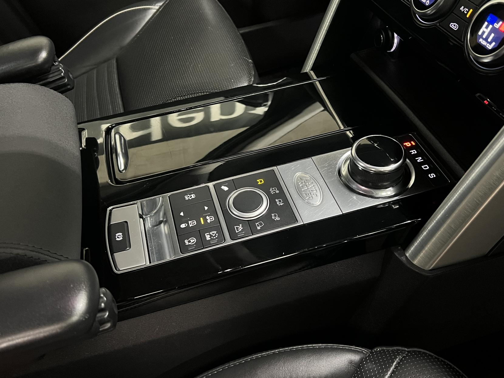 Land Rover Discovery 3.0 TD V6 HSE SUV 5dr Diesel Auto 4WD Euro 6 (s/s) (258 ps)