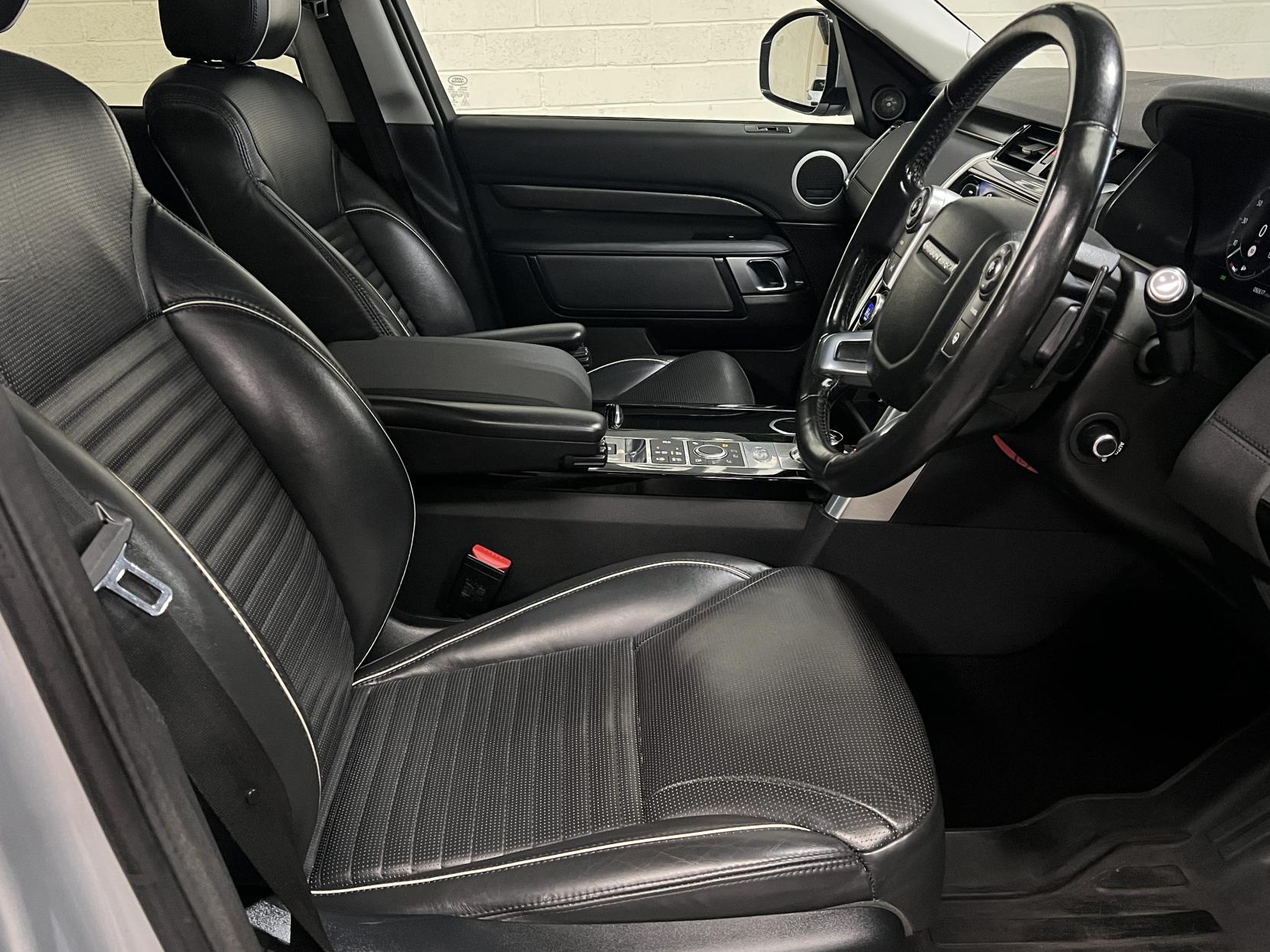 Land Rover Discovery 3.0 TD V6 HSE SUV 5dr Diesel Auto 4WD Euro 6 (s/s) (258 ps)