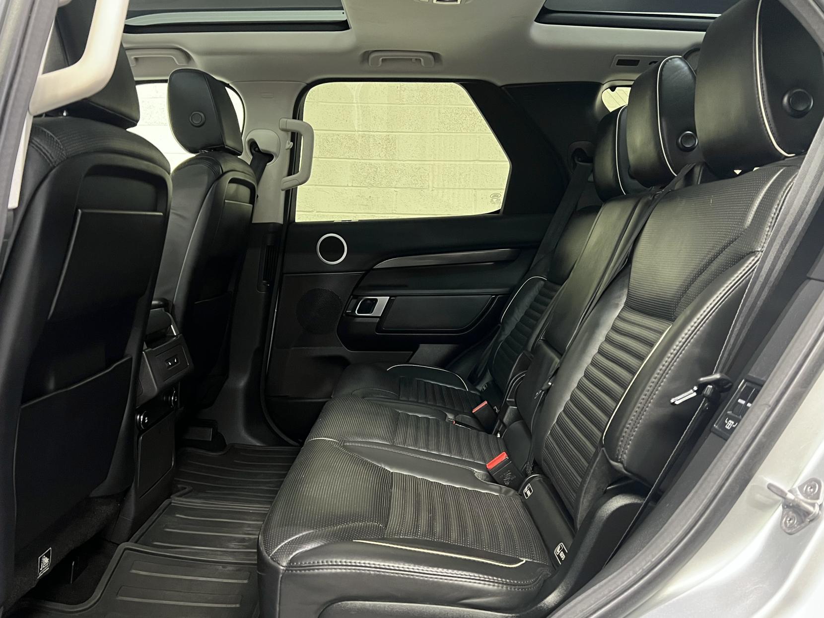 Land Rover Discovery 3.0 TD V6 HSE SUV 5dr Diesel Auto 4WD Euro 6 (s/s) (258 ps)