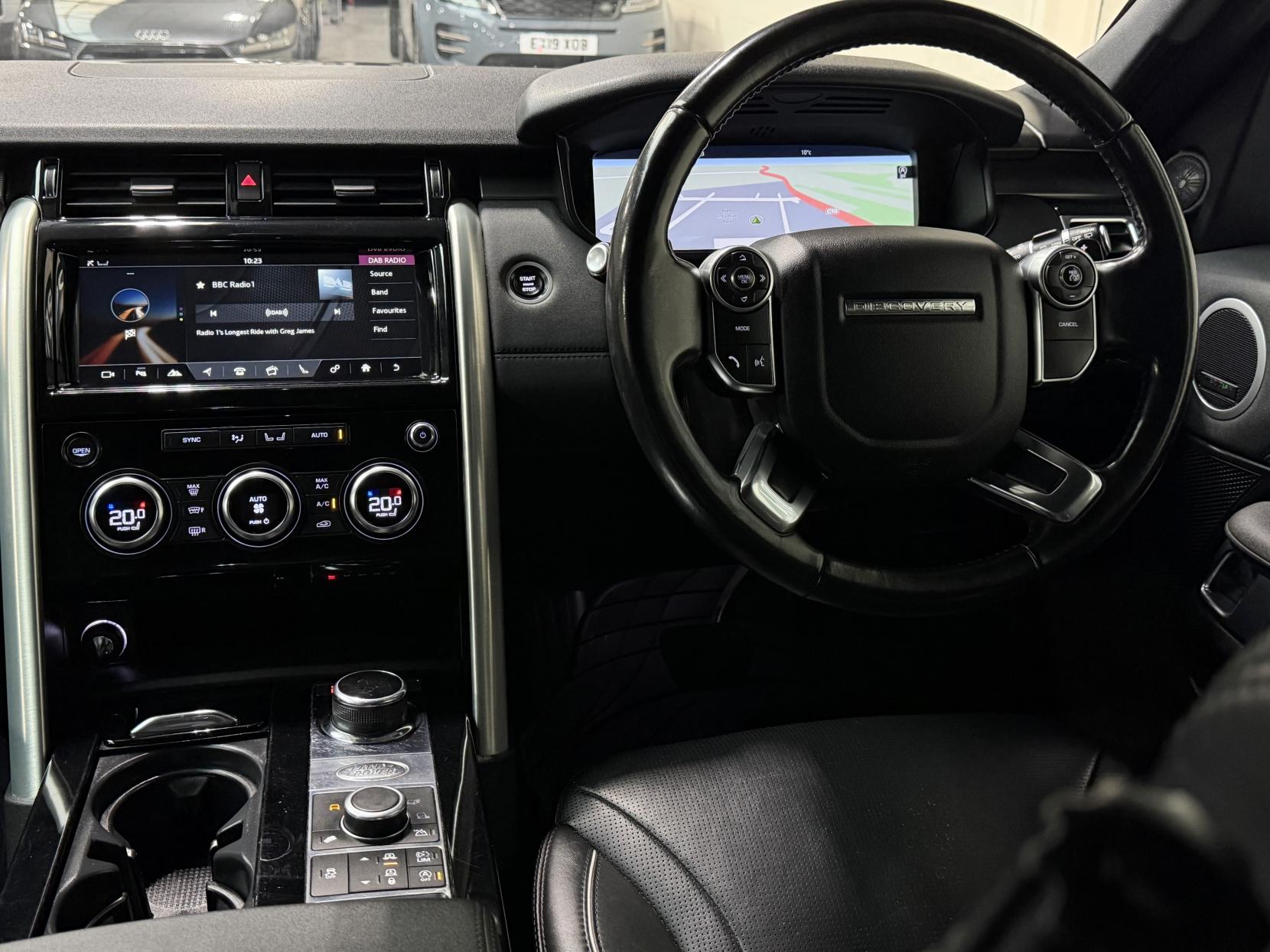 Land Rover Discovery 3.0 TD V6 HSE SUV 5dr Diesel Auto 4WD Euro 6 (s/s) (258 ps)