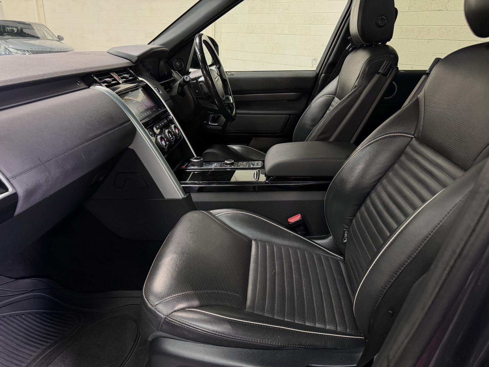 Land Rover Discovery 3.0 TD V6 HSE SUV 5dr Diesel Auto 4WD Euro 6 (s/s) (258 ps)