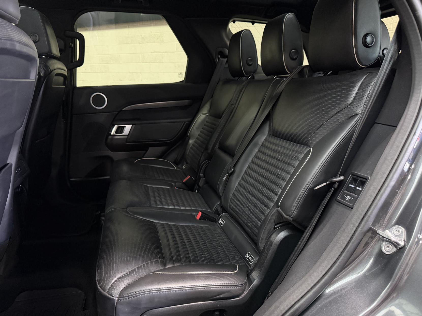 Land Rover Discovery 3.0 TD V6 HSE SUV 5dr Diesel Auto 4WD Euro 6 (s/s) (258 ps)