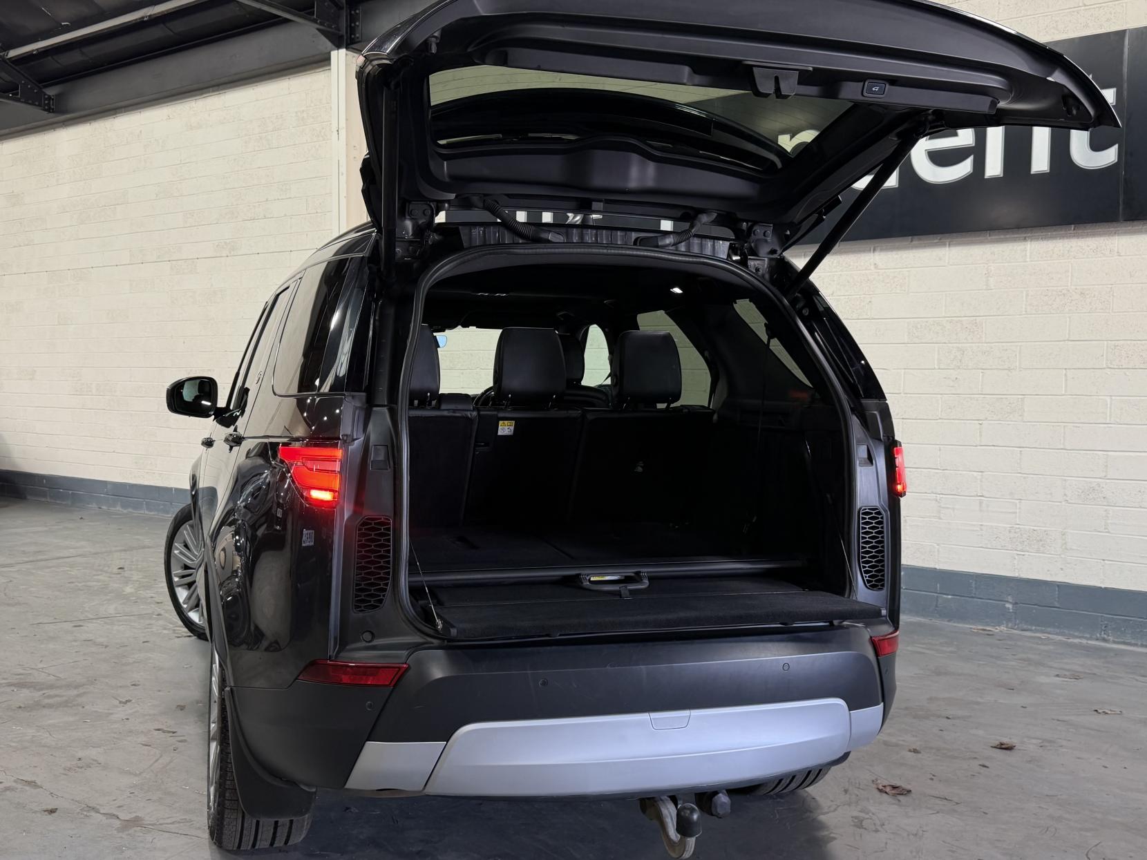 Land Rover Discovery 3.0 TD V6 HSE SUV 5dr Diesel Auto 4WD Euro 6 (s/s) (258 ps)