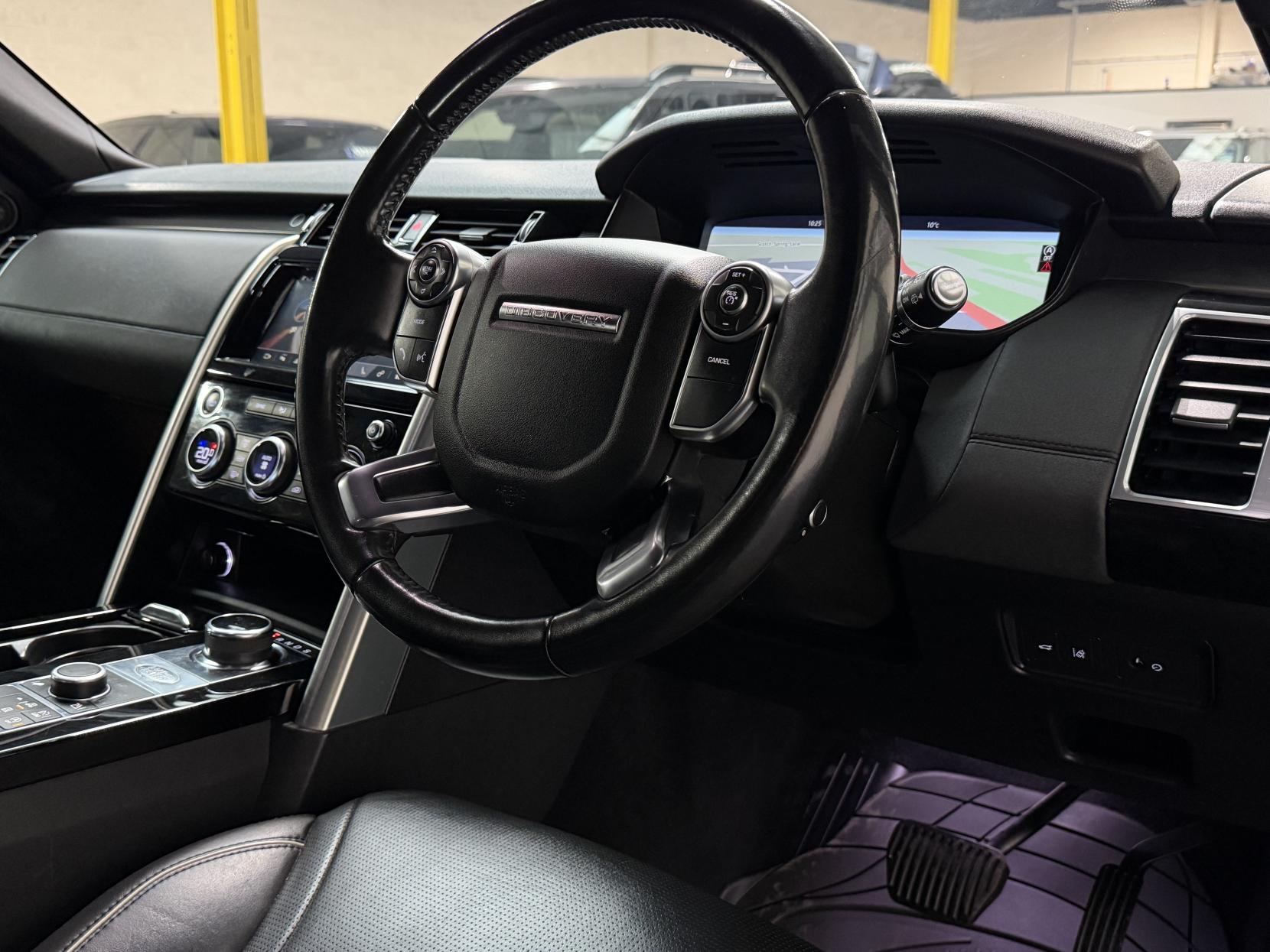 Land Rover Discovery 3.0 TD V6 HSE SUV 5dr Diesel Auto 4WD Euro 6 (s/s) (258 ps)