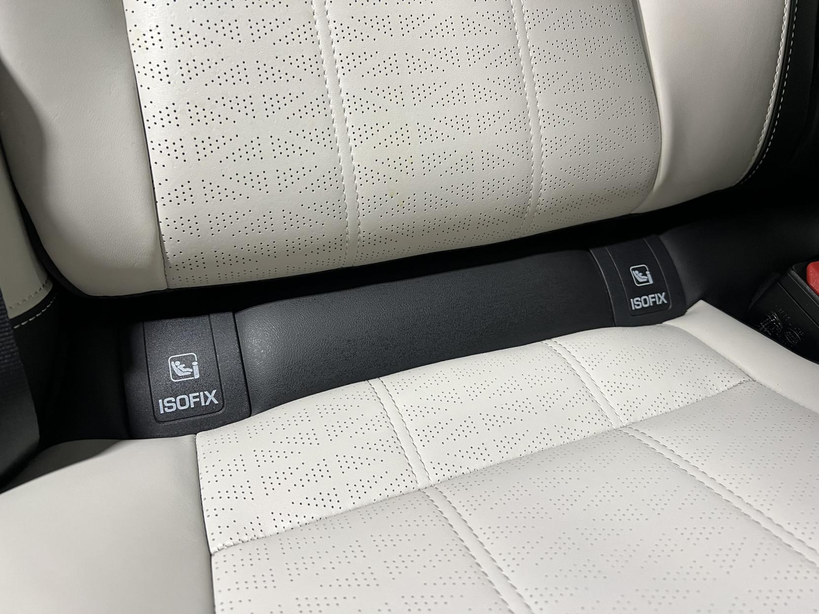 Land Rover Range Rover Velar 3.0 D300 R-Dynamic HSE SUV 5dr Diesel Auto 4WD Euro 6 (s/s) (300 ps)