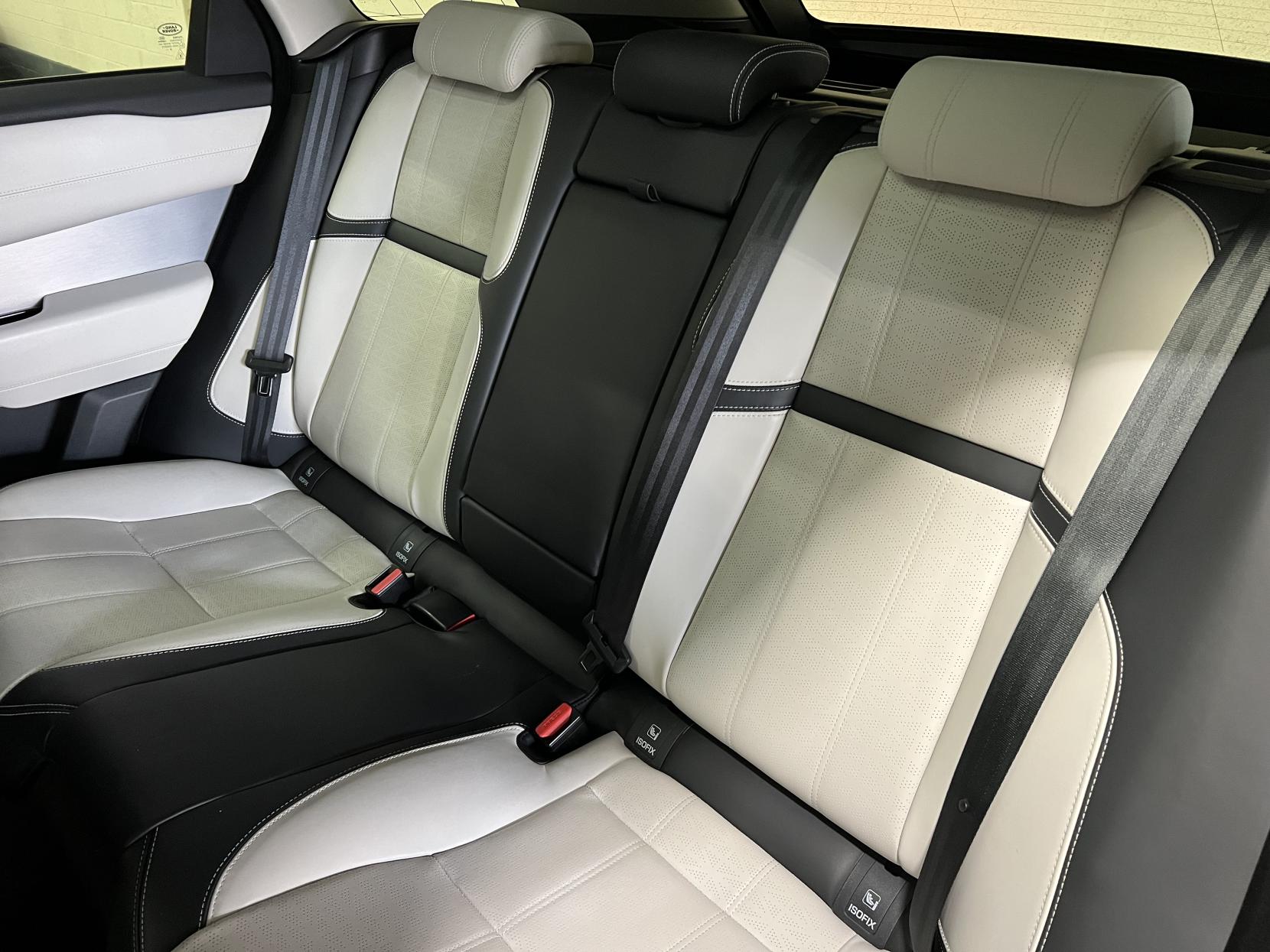 Land Rover Range Rover Velar 3.0 D300 R-Dynamic HSE SUV 5dr Diesel Auto 4WD Euro 6 (s/s) (300 ps)