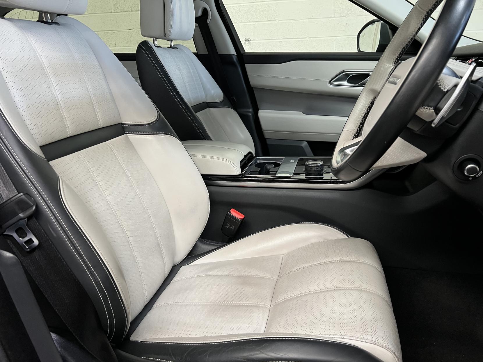 Land Rover Range Rover Velar 3.0 D300 R-Dynamic HSE SUV 5dr Diesel Auto 4WD Euro 6 (s/s) (300 ps)