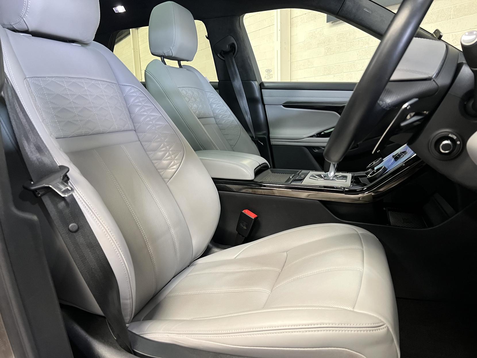 Land Rover Range Rover Evoque 1.5 P300e 12.2kWh Autobiography SUV 5dr Petrol Plug-in Hybrid Auto 4WD Euro 6 (s/s) (309 ps)