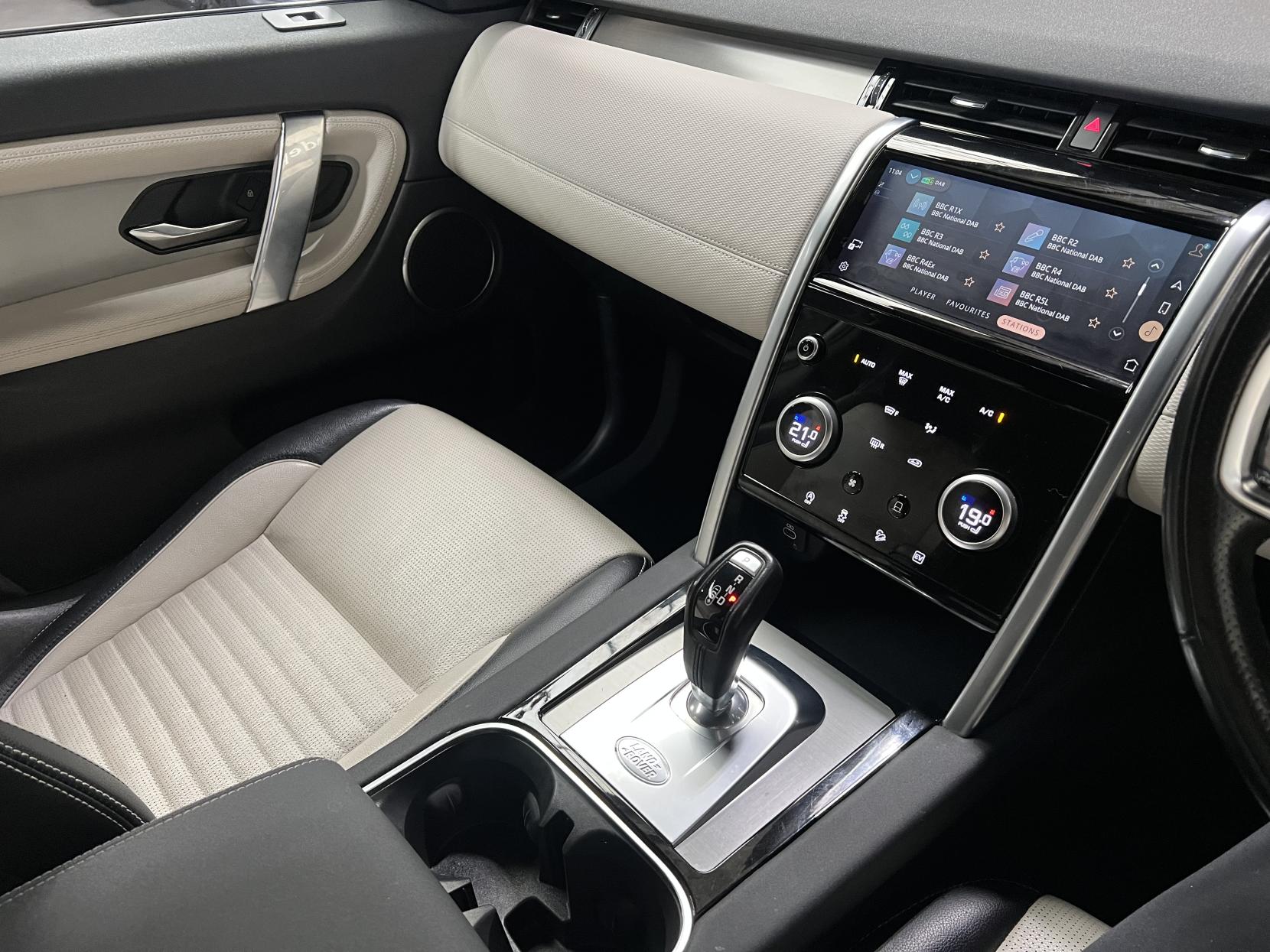 Land Rover Discovery Sport 1.5 P300e 12.2kWh R-Dynamic S SUV 5dr Petrol Plug-in Hybrid Auto 4WD Euro 6 (s/s) (309 ps)