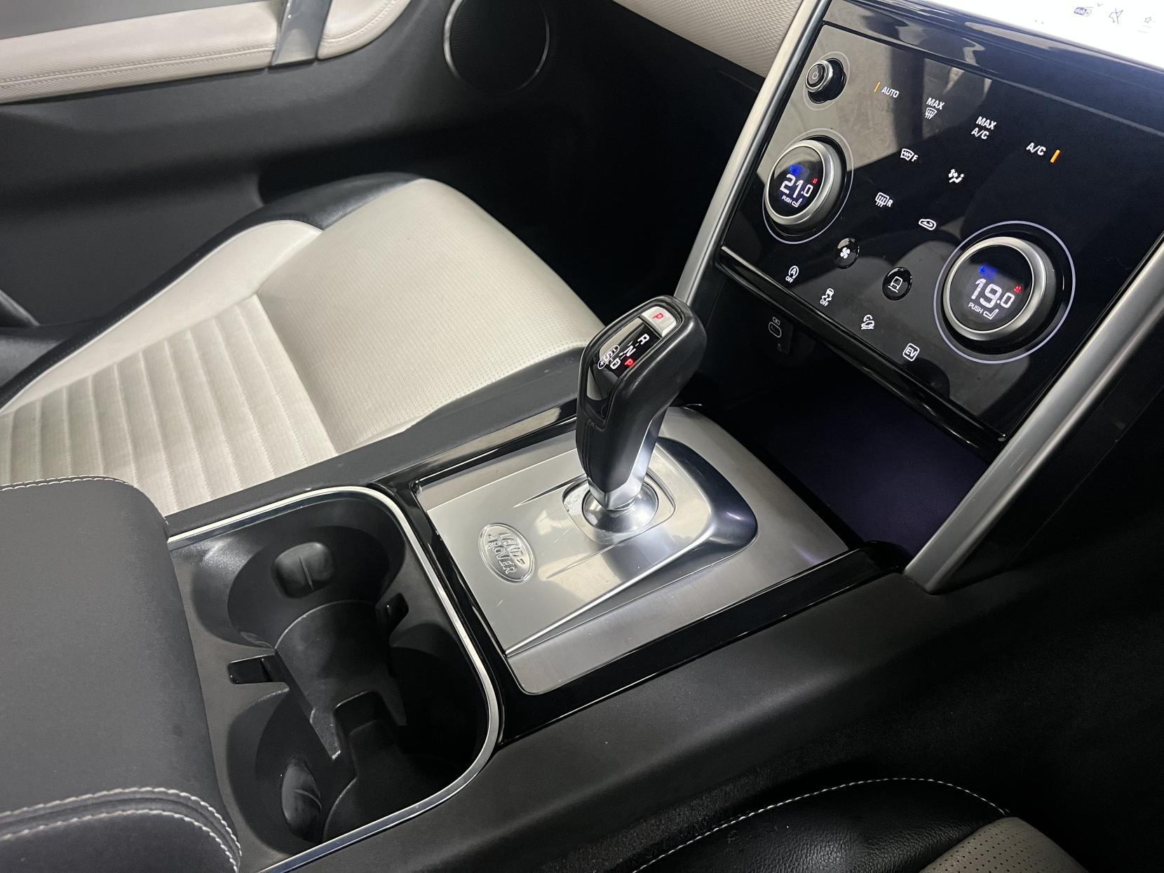 Land Rover Discovery Sport 1.5 P300e 12.2kWh R-Dynamic S SUV 5dr Petrol Plug-in Hybrid Auto 4WD Euro 6 (s/s) (309 ps)