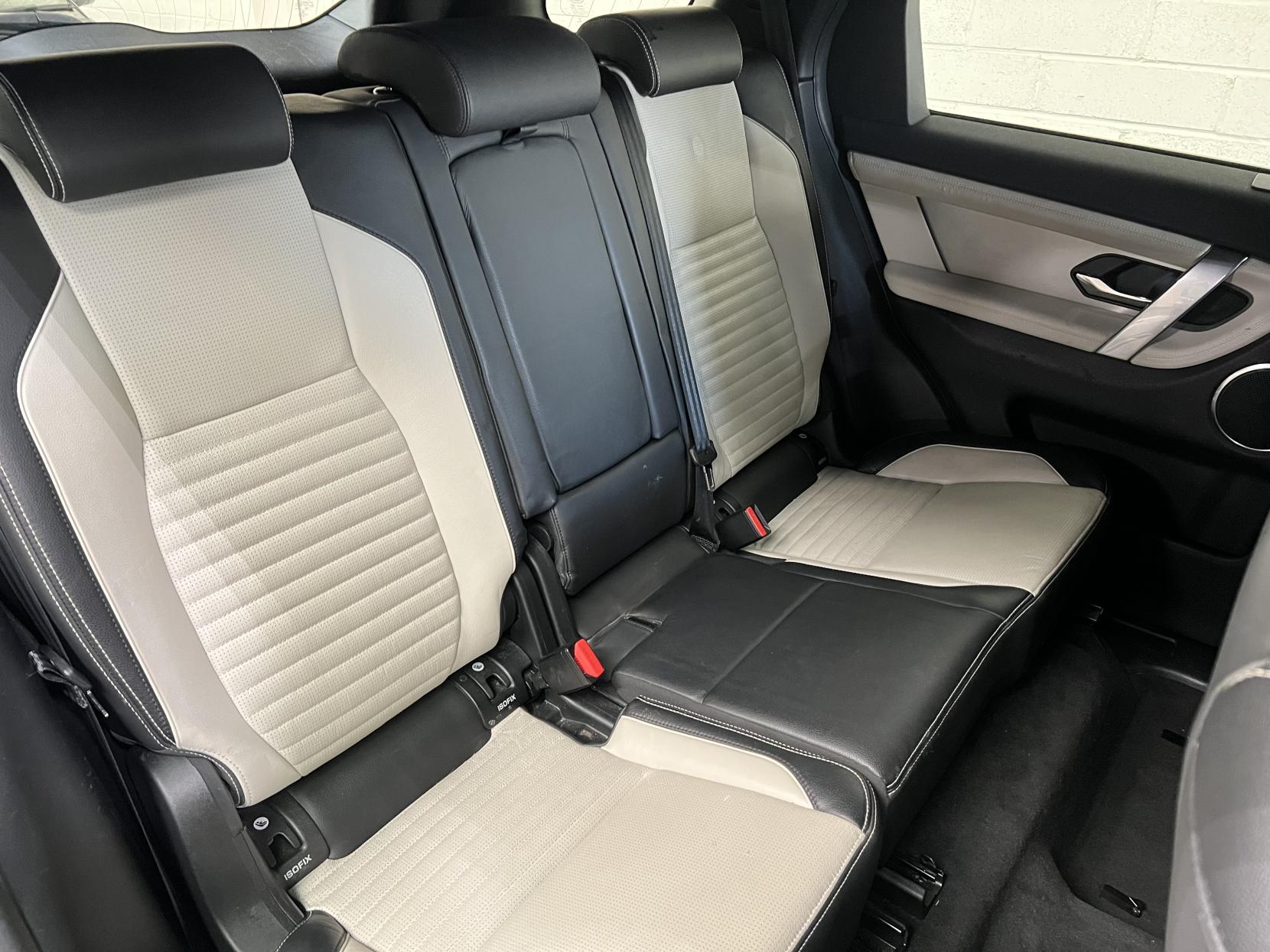 Land Rover Discovery Sport 1.5 P300e 12.2kWh R-Dynamic S SUV 5dr Petrol Plug-in Hybrid Auto 4WD Euro 6 (s/s) (309 ps)