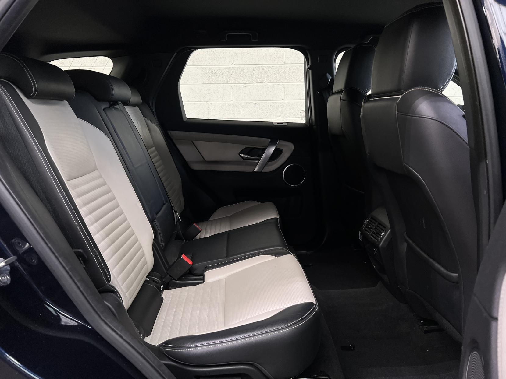 Land Rover Discovery Sport 1.5 P300e 12.2kWh R-Dynamic S SUV 5dr Petrol Plug-in Hybrid Auto 4WD Euro 6 (s/s) (309 ps)