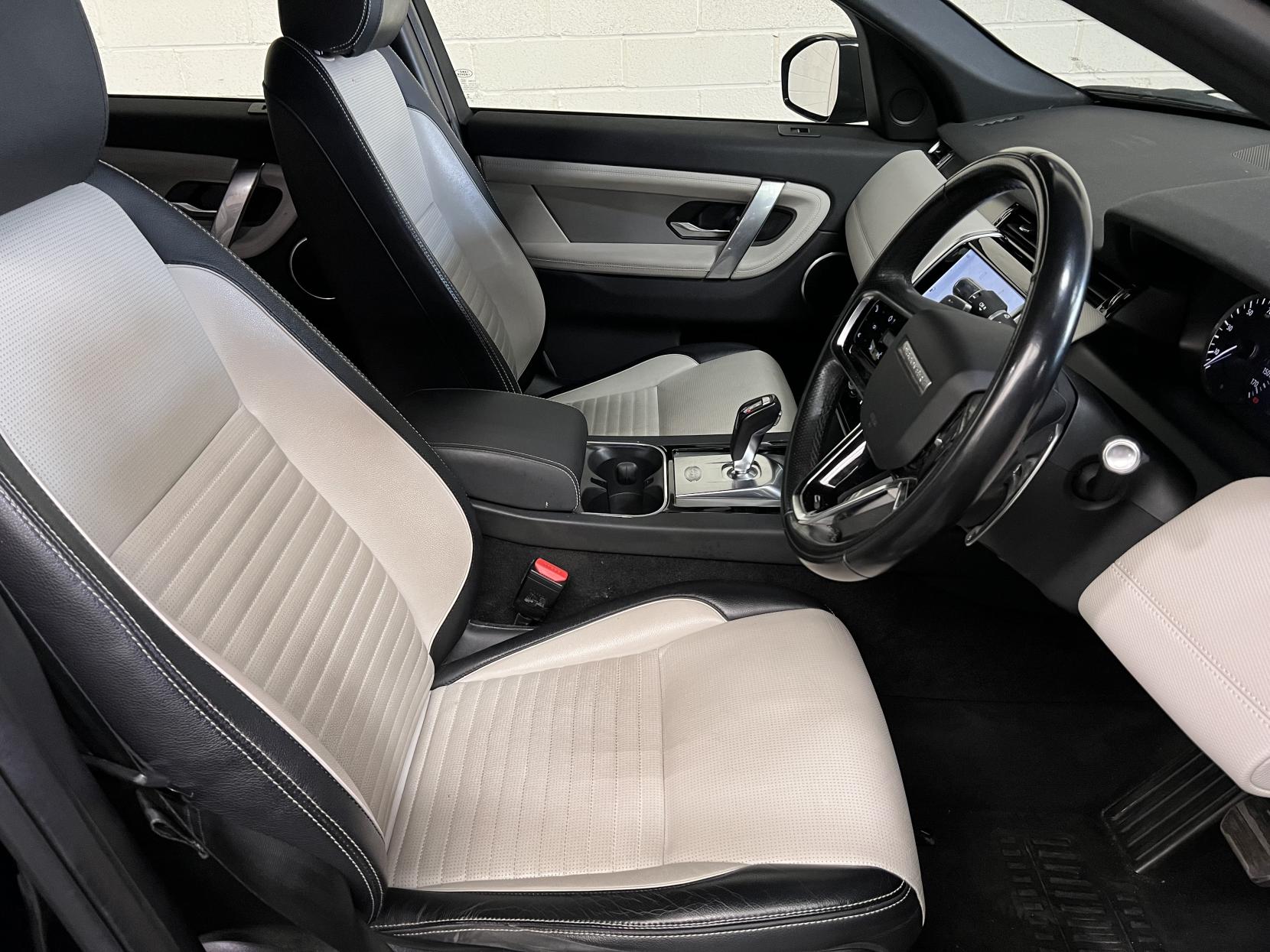 Land Rover Discovery Sport 1.5 P300e 12.2kWh R-Dynamic S SUV 5dr Petrol Plug-in Hybrid Auto 4WD Euro 6 (s/s) (309 ps)