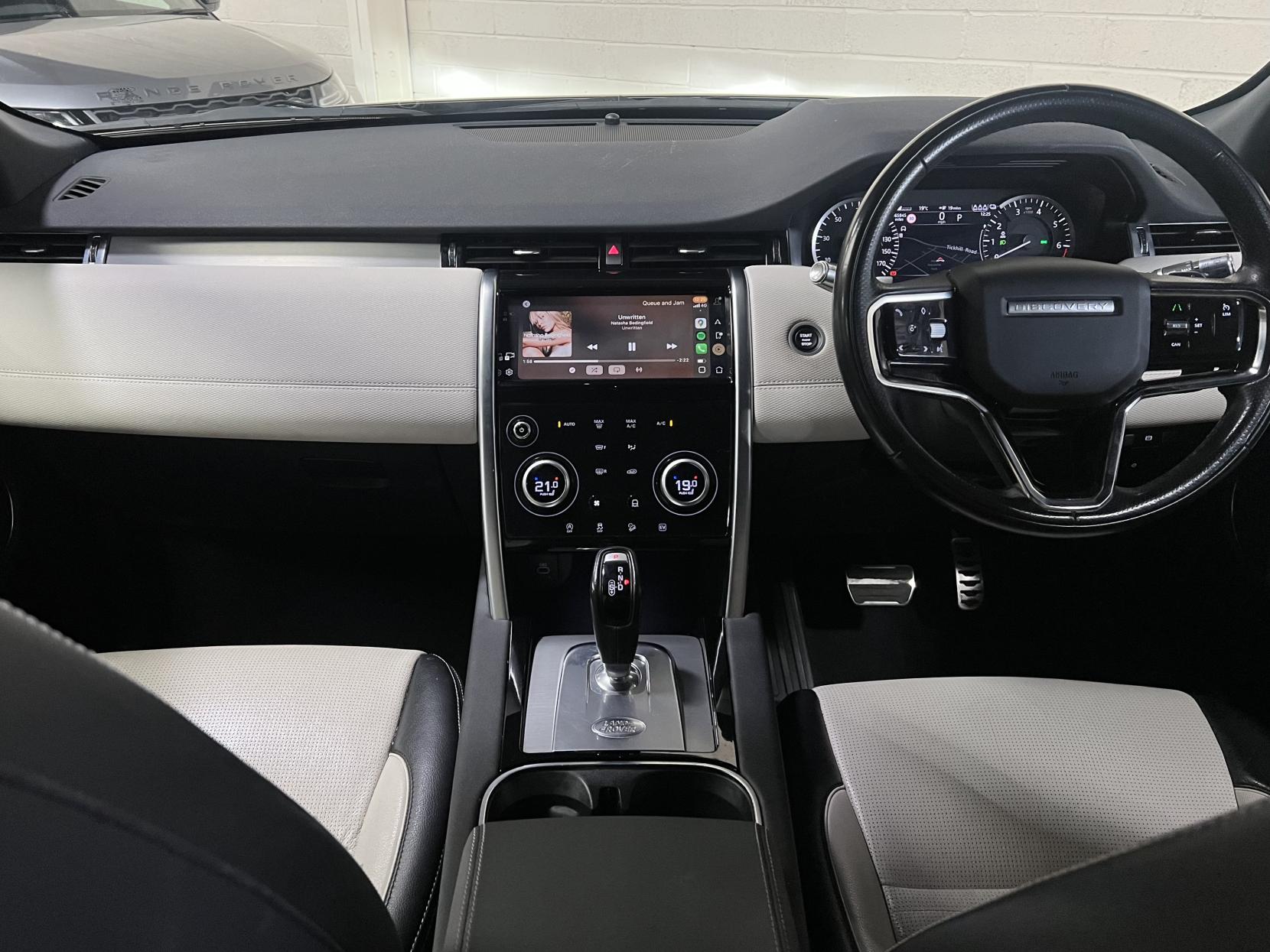 Land Rover Discovery Sport 1.5 P300e 12.2kWh R-Dynamic S SUV 5dr Petrol Plug-in Hybrid Auto 4WD Euro 6 (s/s) (309 ps)