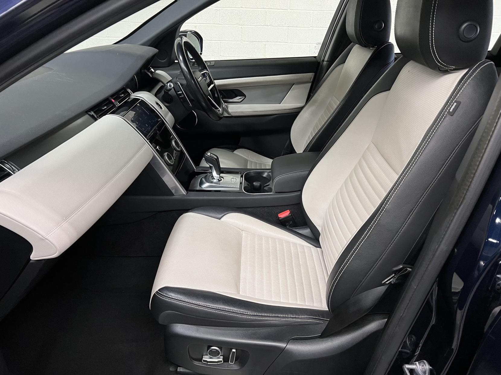 Land Rover Discovery Sport 1.5 P300e 12.2kWh R-Dynamic S SUV 5dr Petrol Plug-in Hybrid Auto 4WD Euro 6 (s/s) (309 ps)