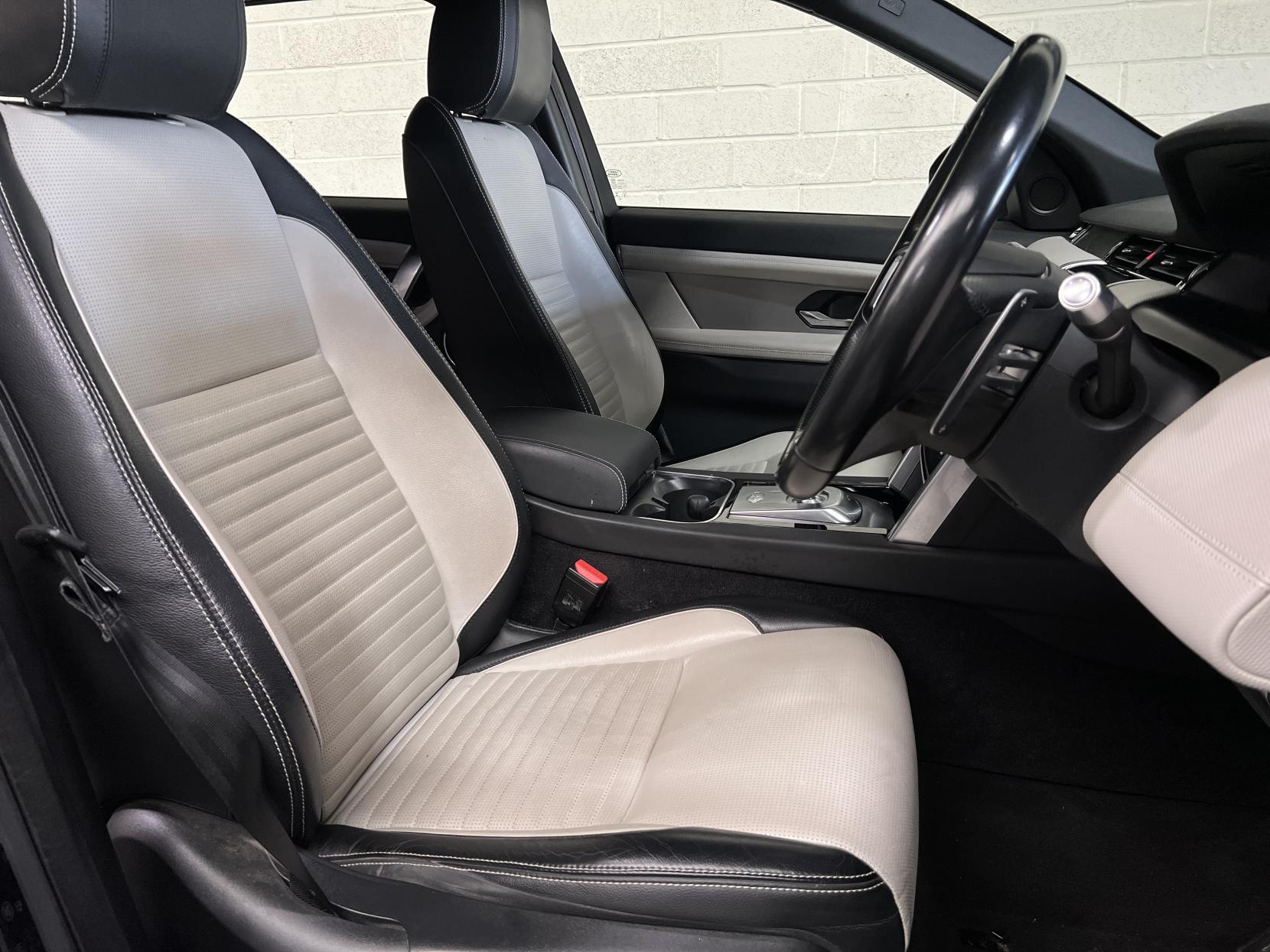 Land Rover Discovery Sport 1.5 P300e 12.2kWh R-Dynamic S SUV 5dr Petrol Plug-in Hybrid Auto 4WD Euro 6 (s/s) (309 ps)