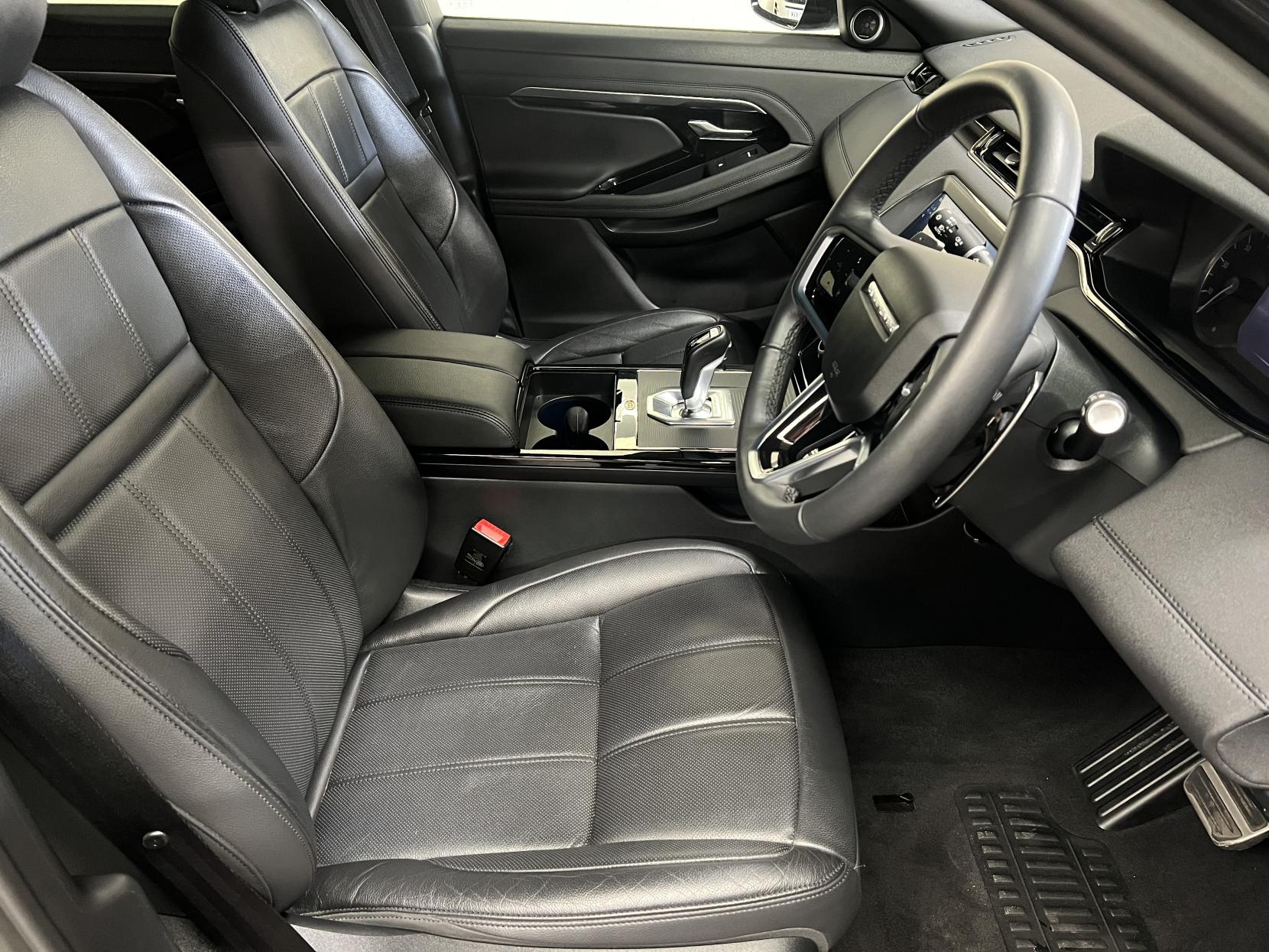 Land Rover Range Rover Evoque 1.5 P300e 12.2kWh R-Dynamic SE SUV 5dr Petrol Plug-in Hybrid Auto 4WD Euro 6 (s/s) (309 ps)